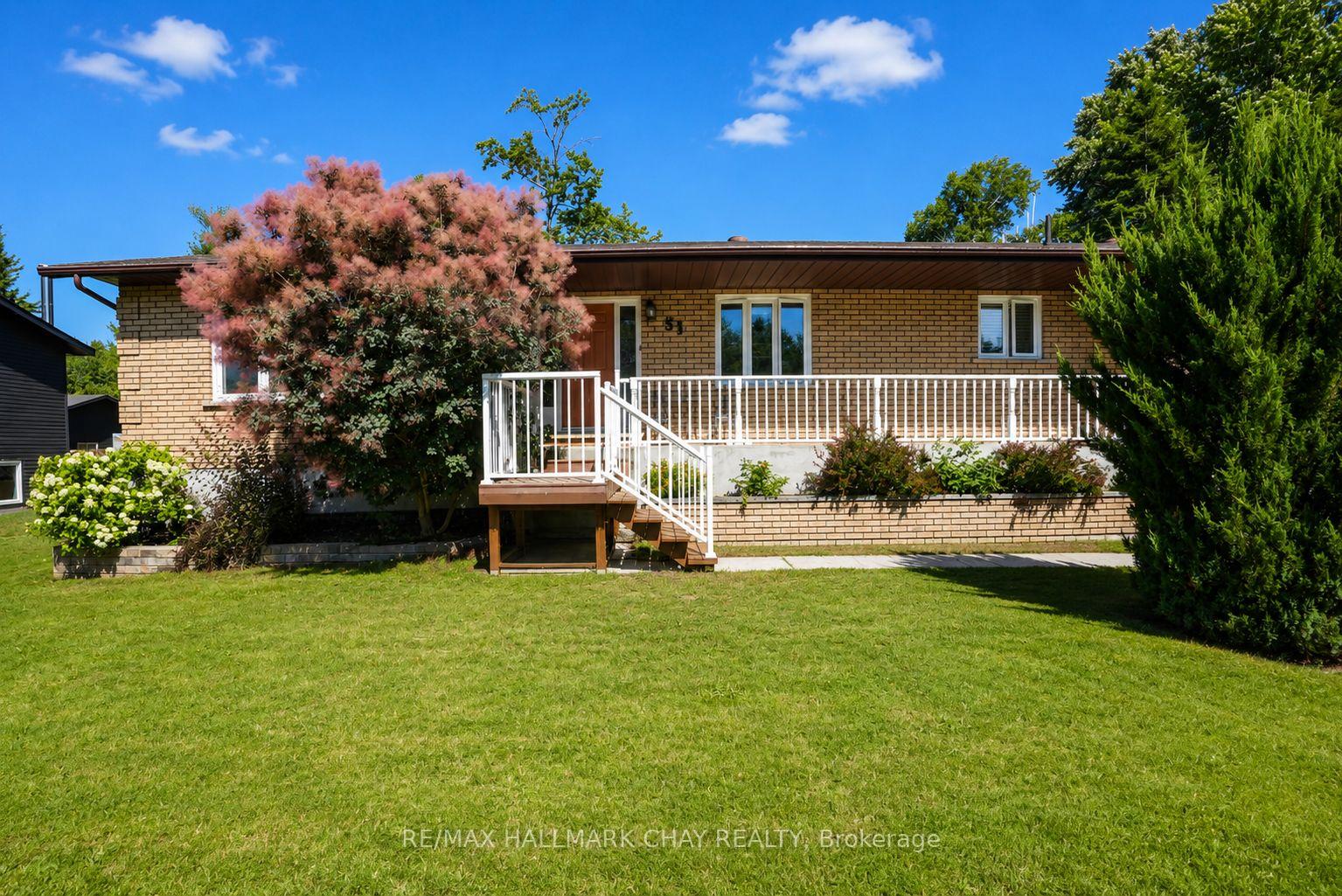 Photo 3 of 51 Indianola Crescent, Wasaga Beach — HOMEH