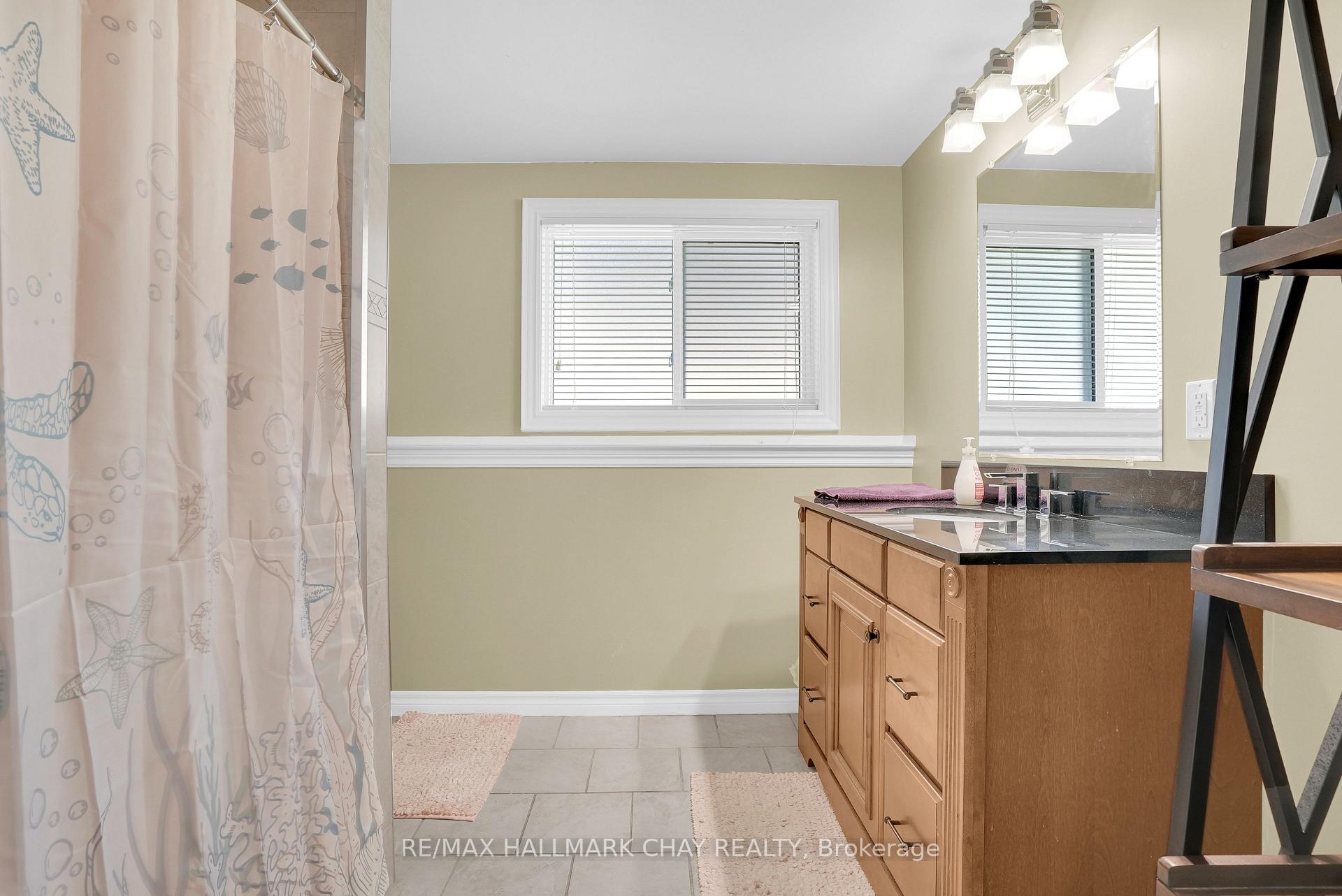Photo 13 of 51 Indianola Crescent, Wasaga Beach — HOMEH