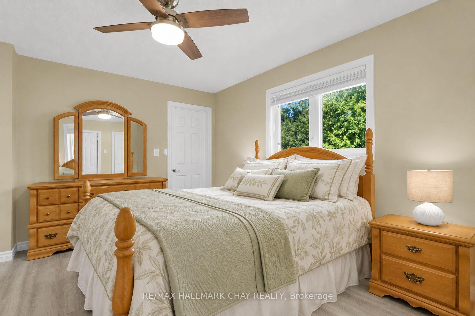 Photo 12 of 51 Indianola Crescent, Wasaga Beach — HOMEH