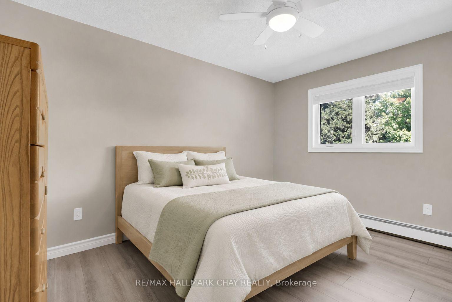 Photo 15 of 51 Indianola Crescent, Wasaga Beach — HOMEH