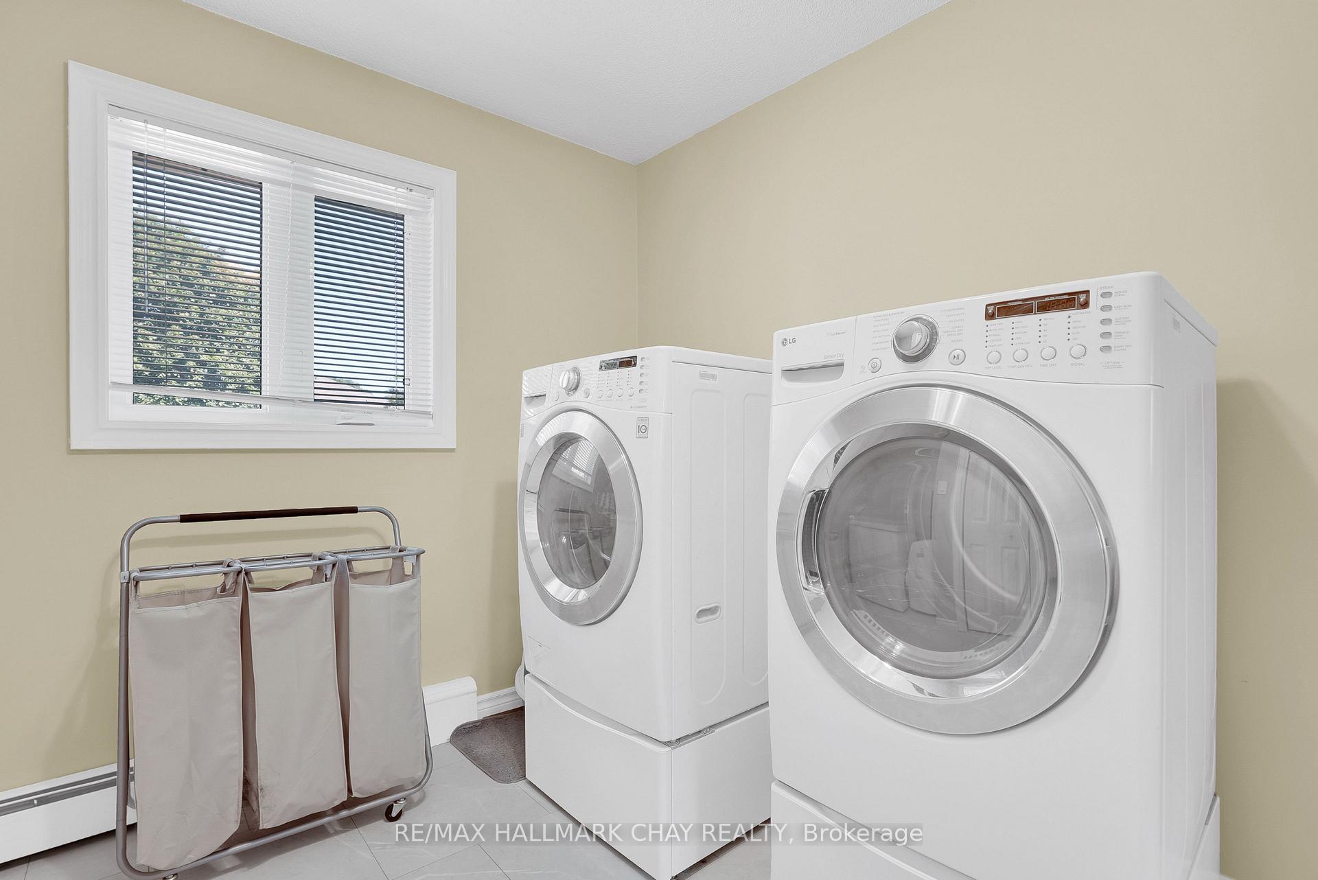 Photo 16 of 51 Indianola Crescent, Wasaga Beach — HOMEH