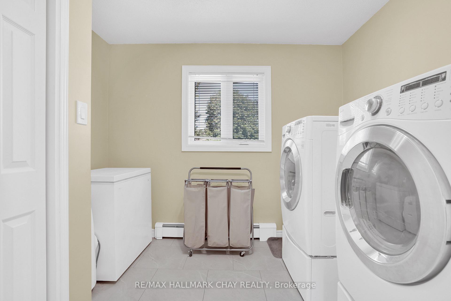 Photo 17 of 51 Indianola Crescent, Wasaga Beach — HOMEH
