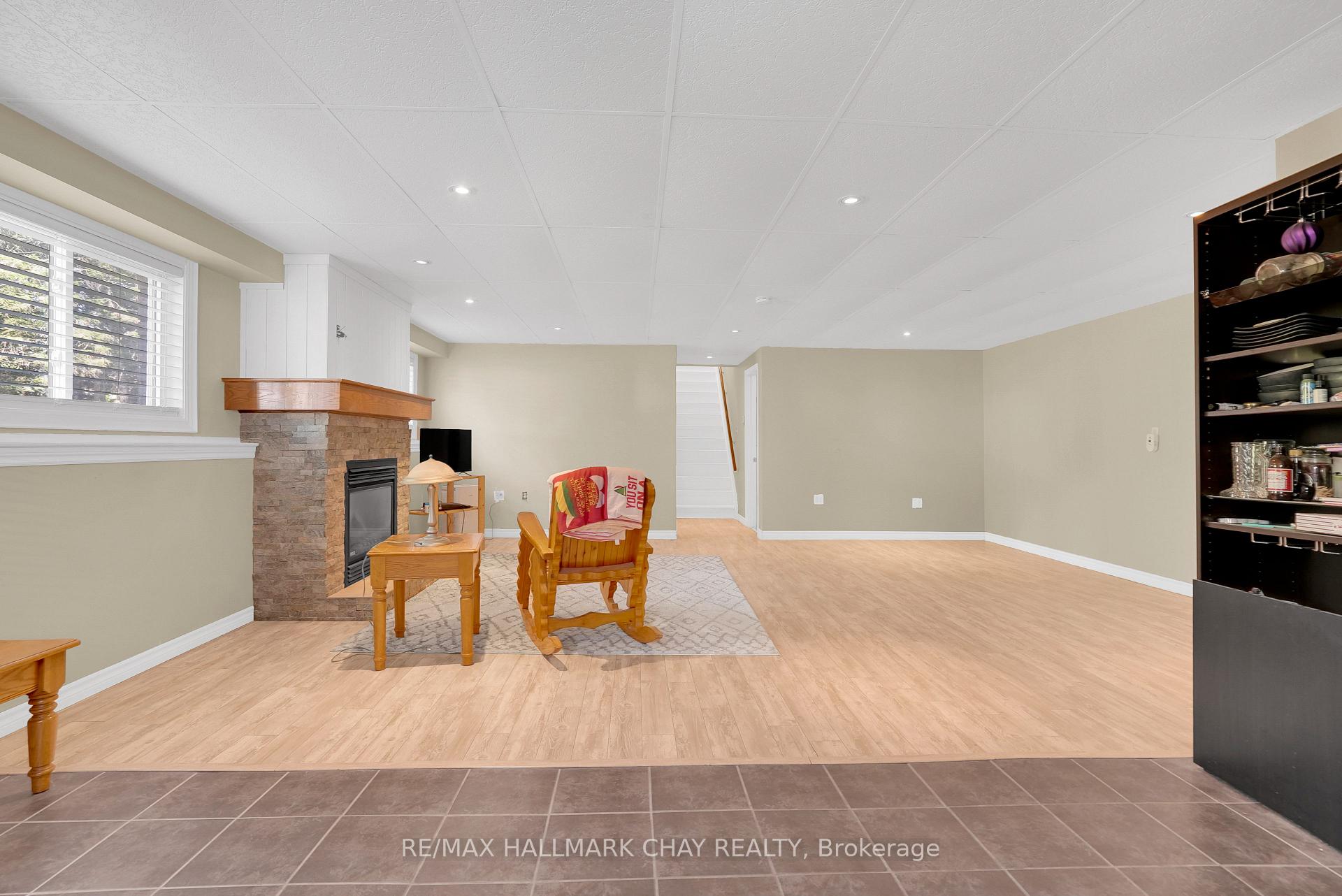 Photo 18 of 51 Indianola Crescent, Wasaga Beach — HOMEH