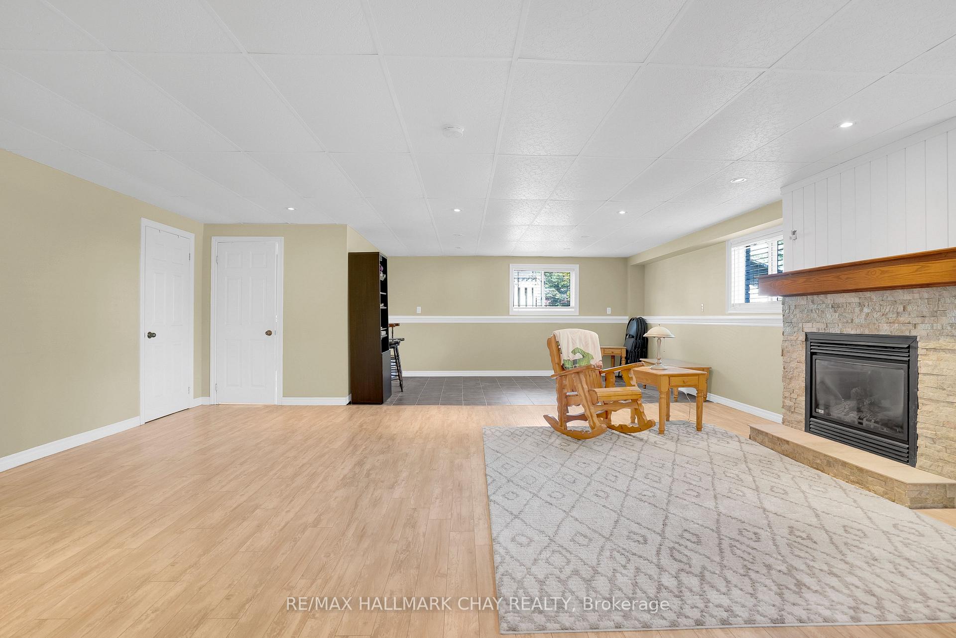 Photo 19 of 51 Indianola Crescent, Wasaga Beach — HOMEH