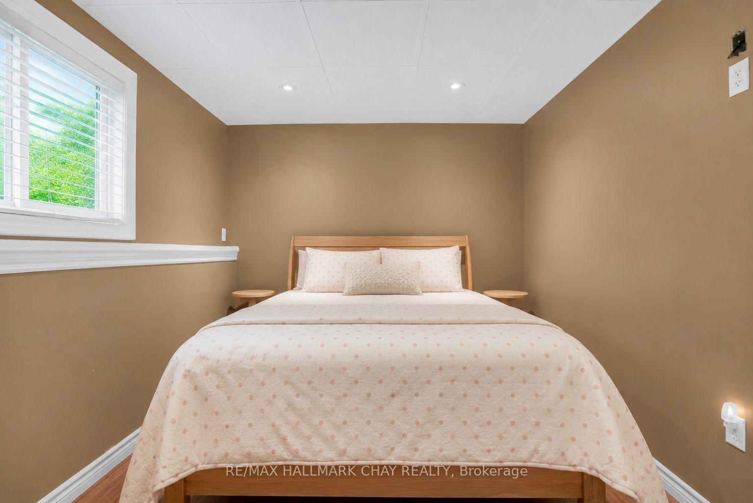 Photo 21 of 51 Indianola Crescent, Wasaga Beach — HOMEH