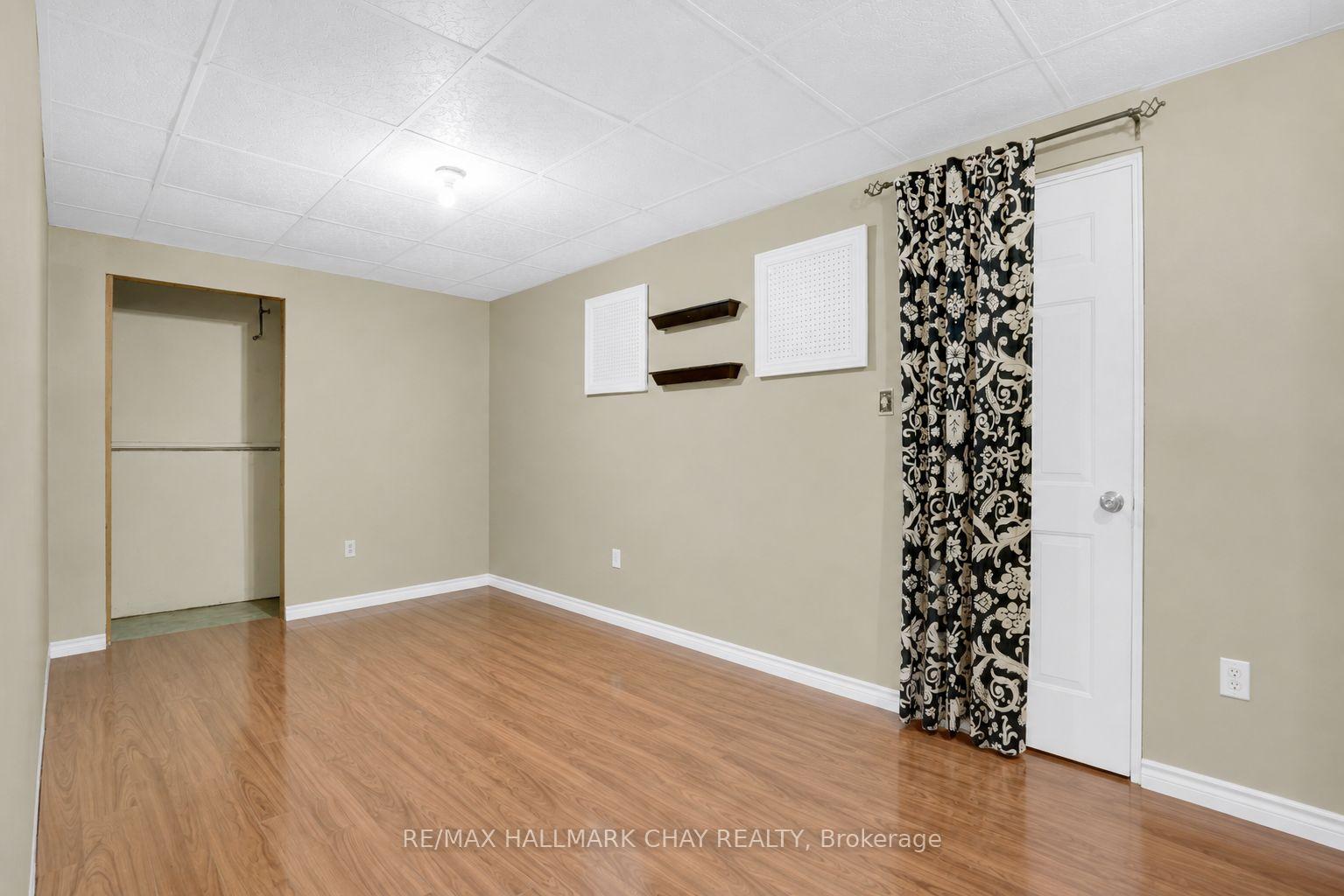 Photo 24 of 51 Indianola Crescent, Wasaga Beach — HOMEH