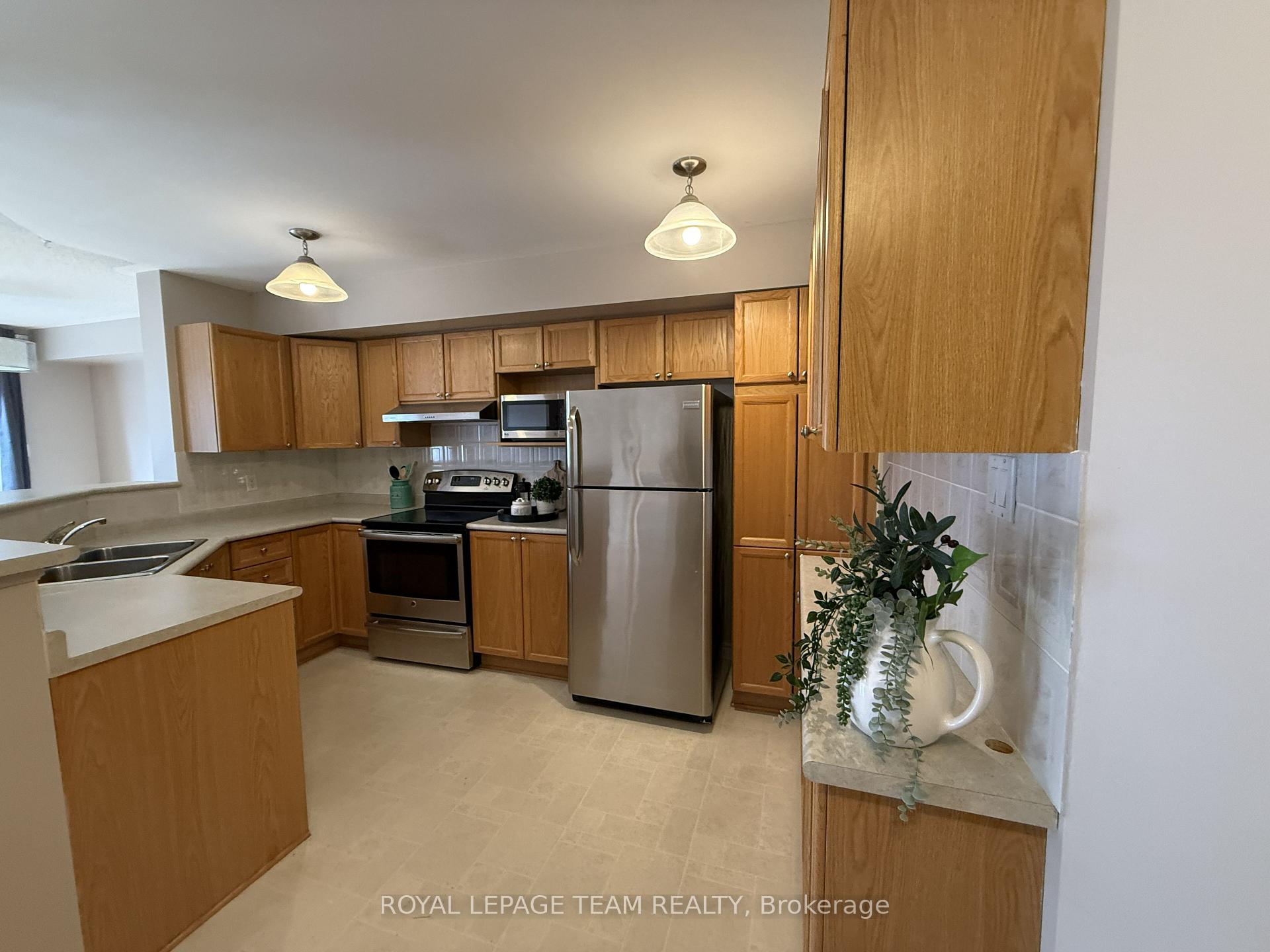 Photo 5 of 5535 Doctor Leach Drive, Ottawa, Manotick Village & Manotick Estates — HOMEH