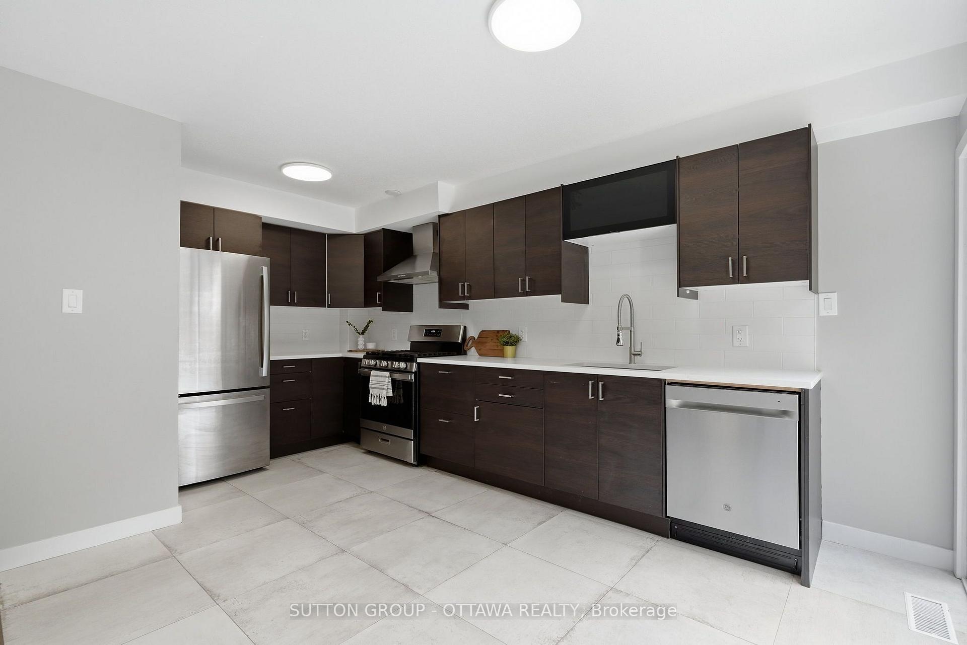 Photo 14 of 178 Mcclellan Road, Ottawa, Sheahan Estates/Trend Village — HOMEH