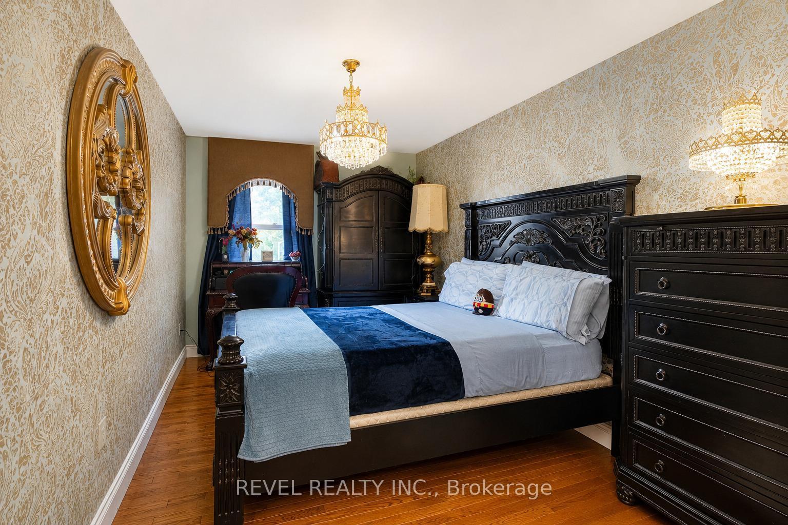Photo 21 of 218 Macaulay Street E, Hamilton, North End — HOMEH