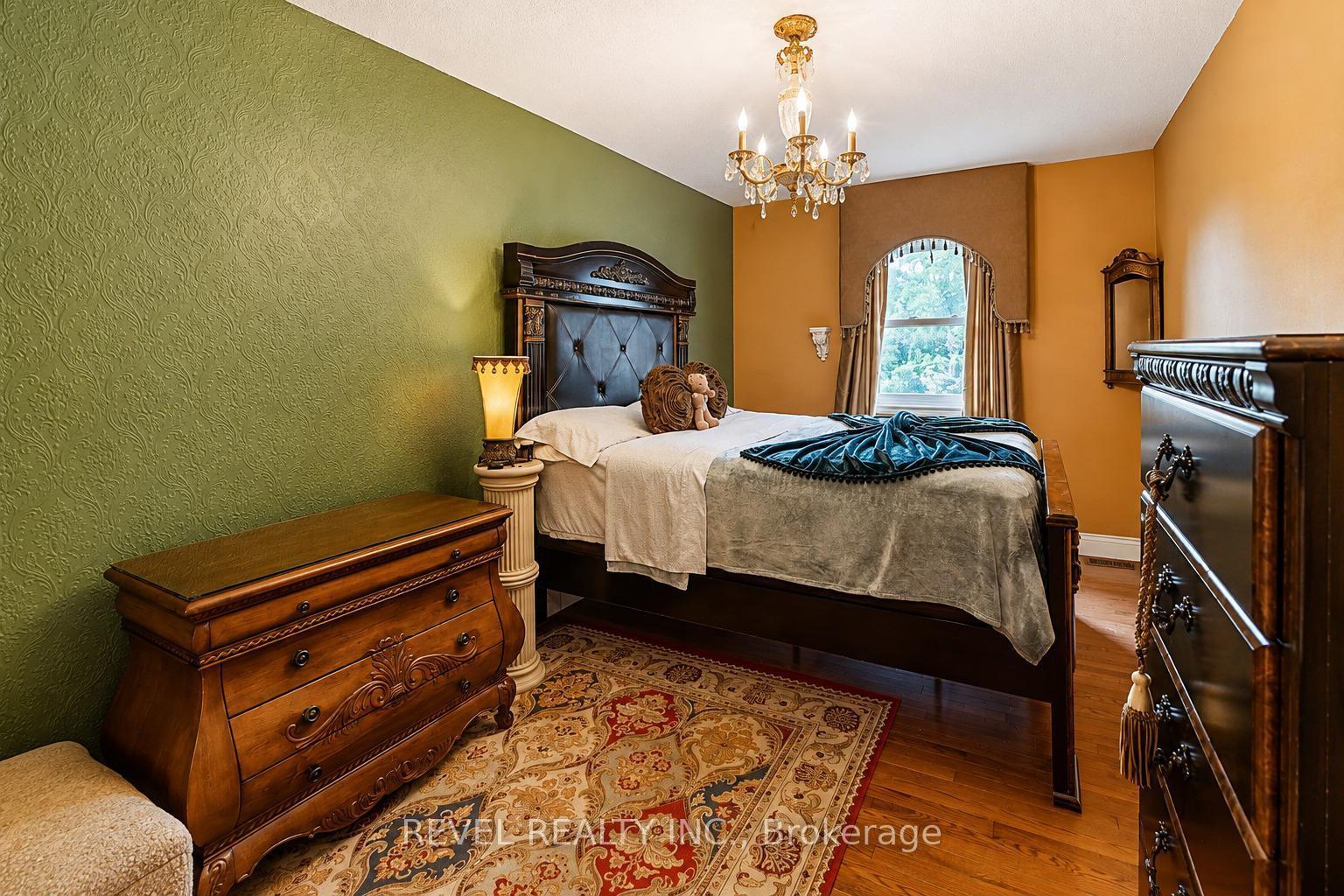 Photo 23 of 218 Macaulay Street E, Hamilton, North End — HOMEH