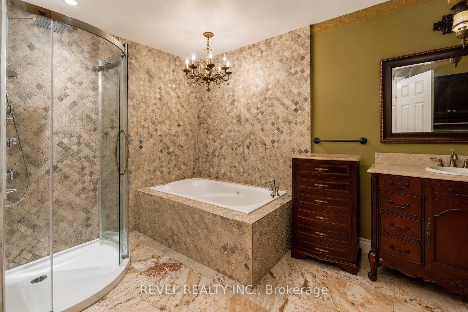 Photo 24 of 218 Macaulay Street E, Hamilton, North End — HOMEH