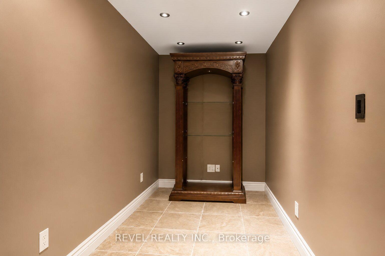 Photo 31 of 218 Macaulay Street E, Hamilton, North End — HOMEH