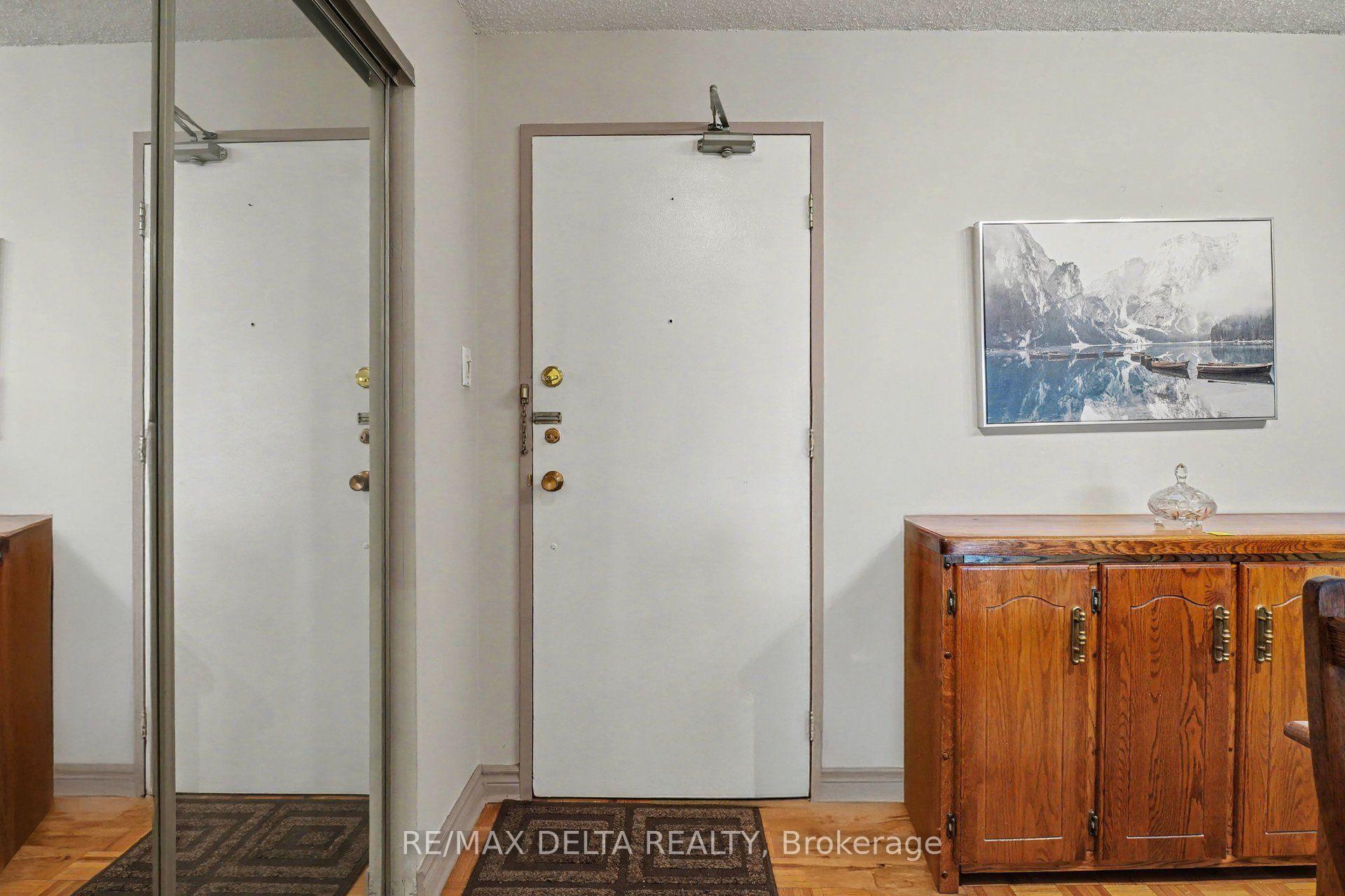 Photo 6 of Unit 1610, 158A Mcarthur Avenue, Ottawa, Vanier — HOMEH