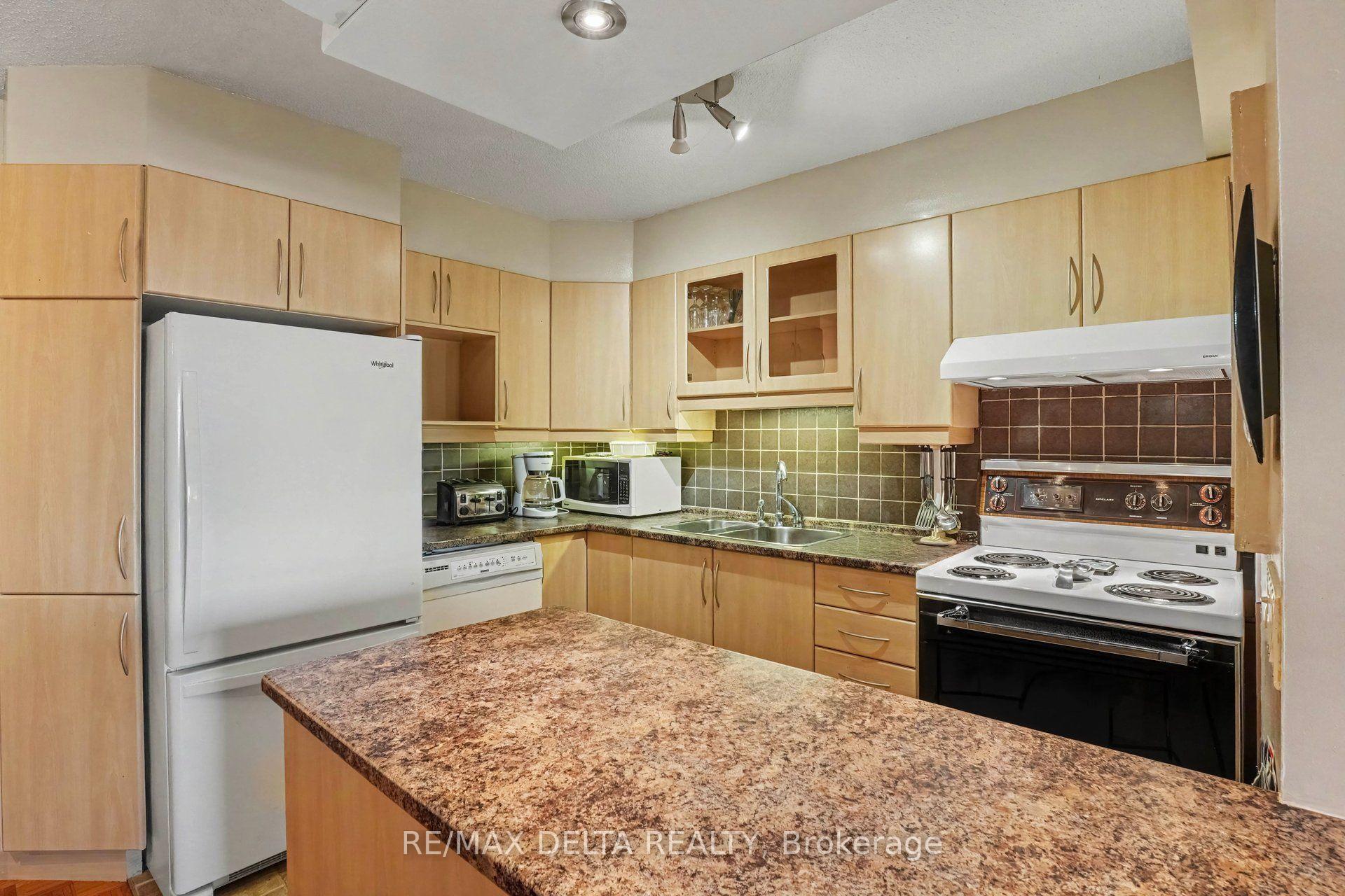 Photo 12 of Unit 1610, 158A Mcarthur Avenue, Ottawa, Vanier — HOMEH