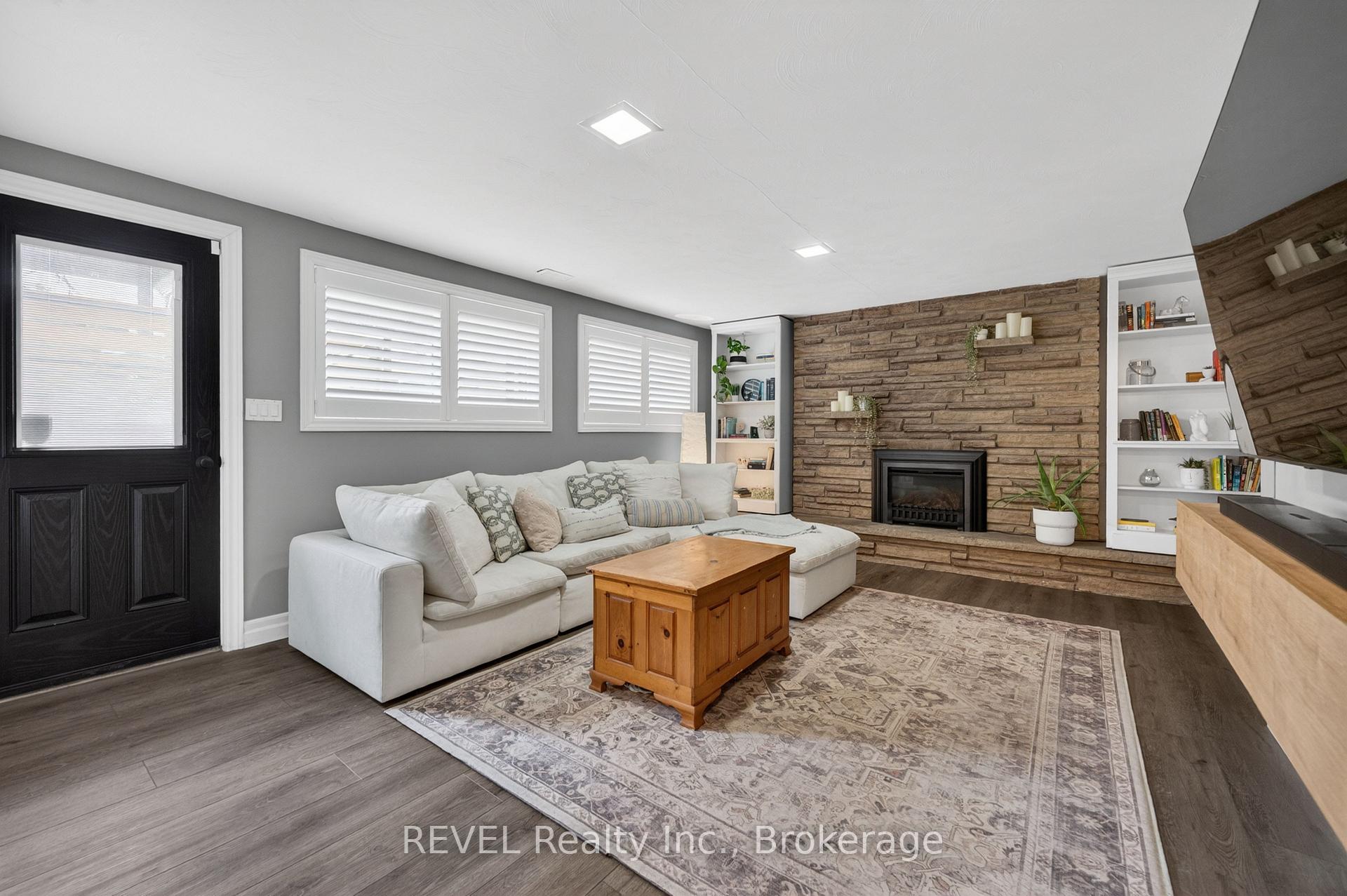 Photo 31 of 34 Royal York Road, St. Catharines, Lakeshore — HOMEH
