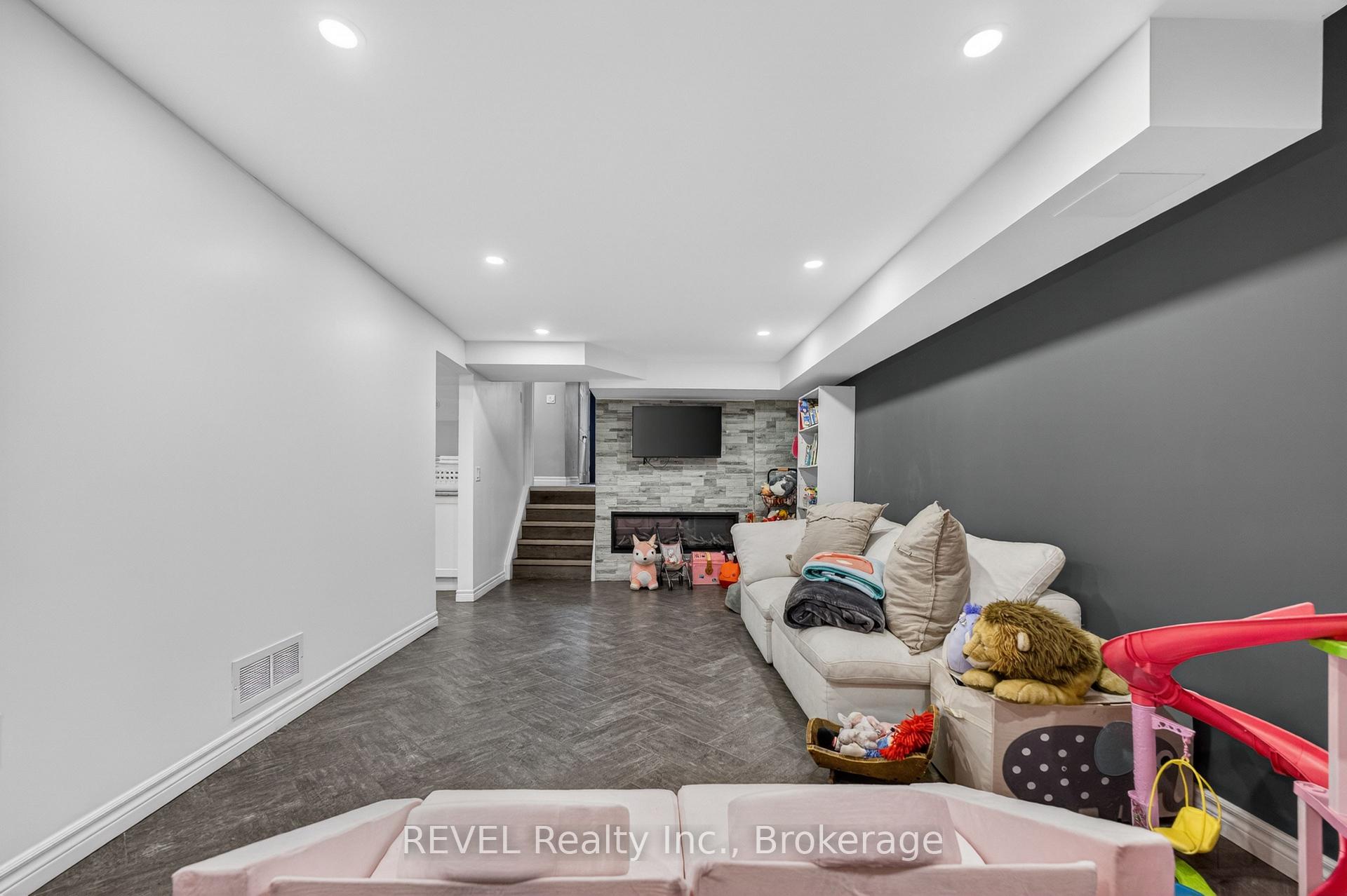 Photo 35 of 34 Royal York Road, St. Catharines, Lakeshore — HOMEH