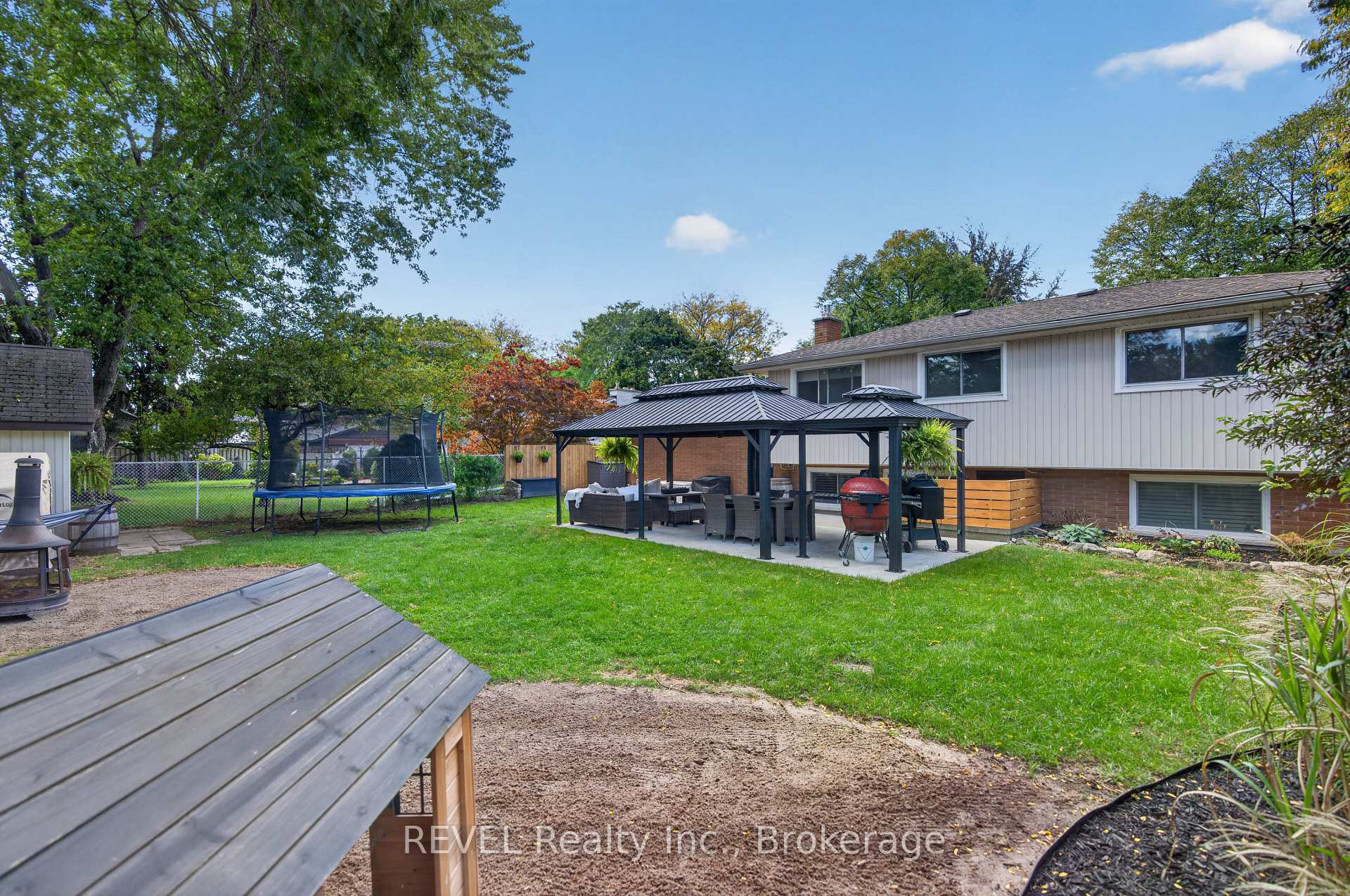 Photo 40 of 34 Royal York Road, St. Catharines, Lakeshore — HOMEH