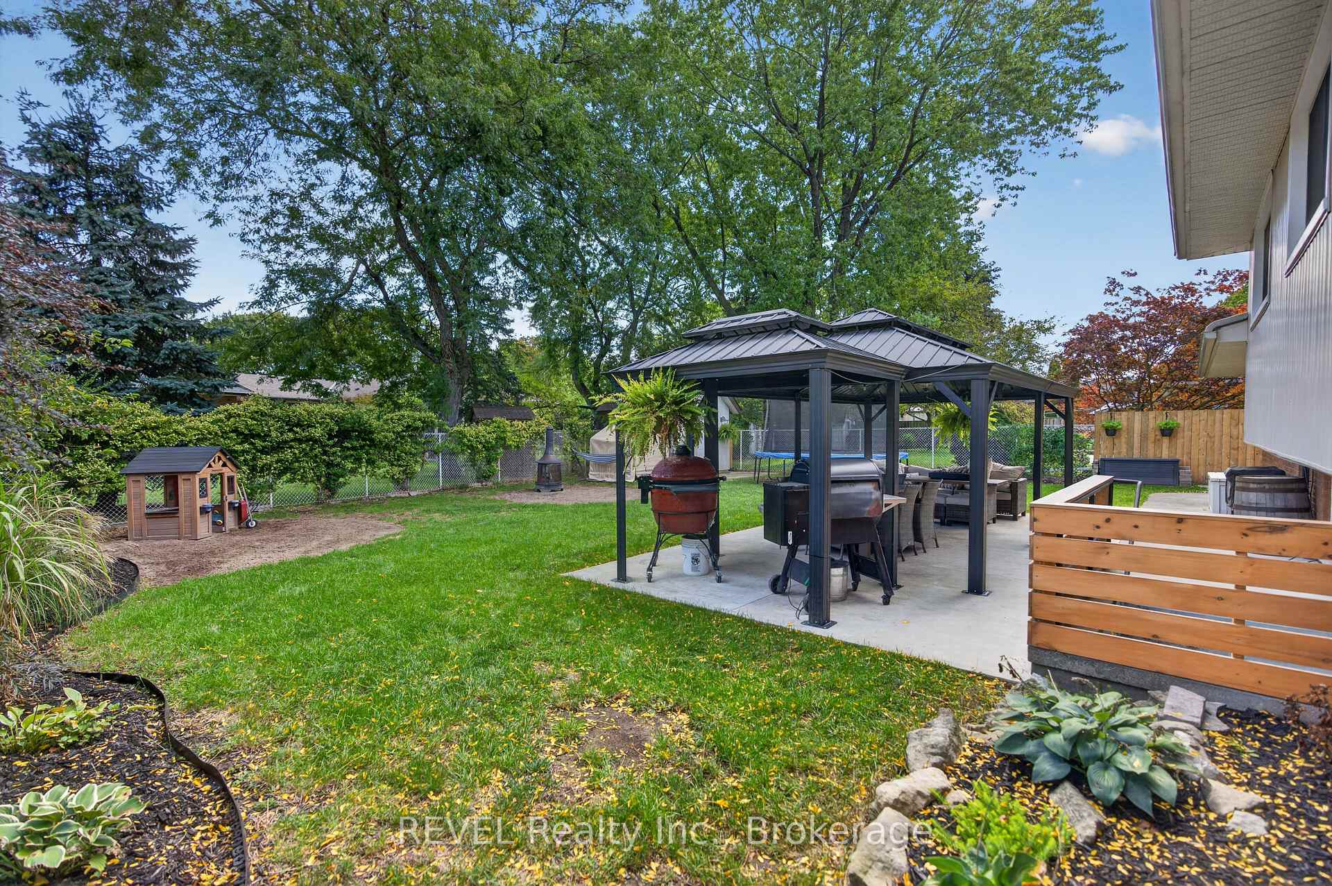 Photo 45 of 34 Royal York Road, St. Catharines, Lakeshore — HOMEH