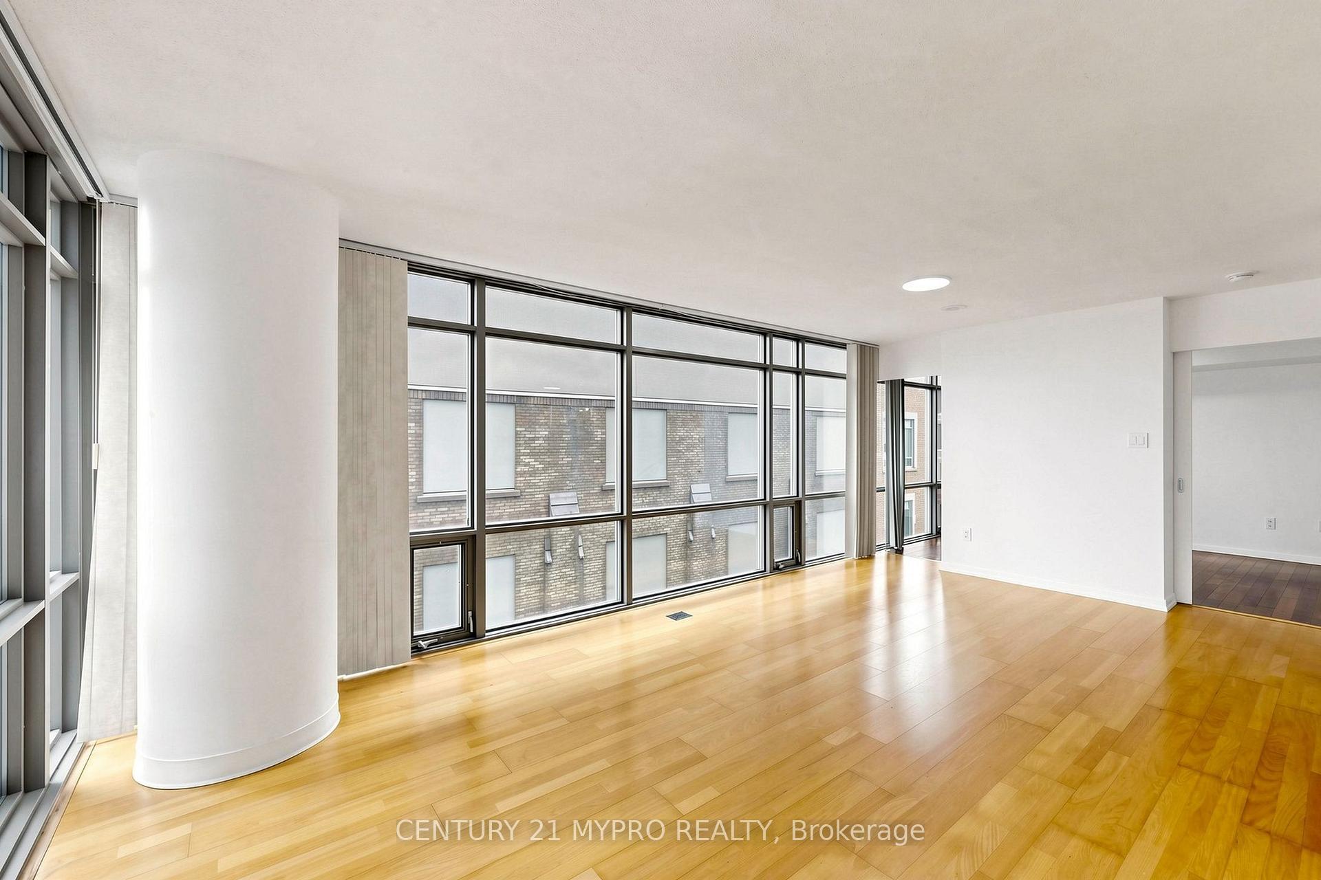 Photo 6 of Unit 708, 38 Grenville Street, Toronto, Bay Street Corridor — HOMEH