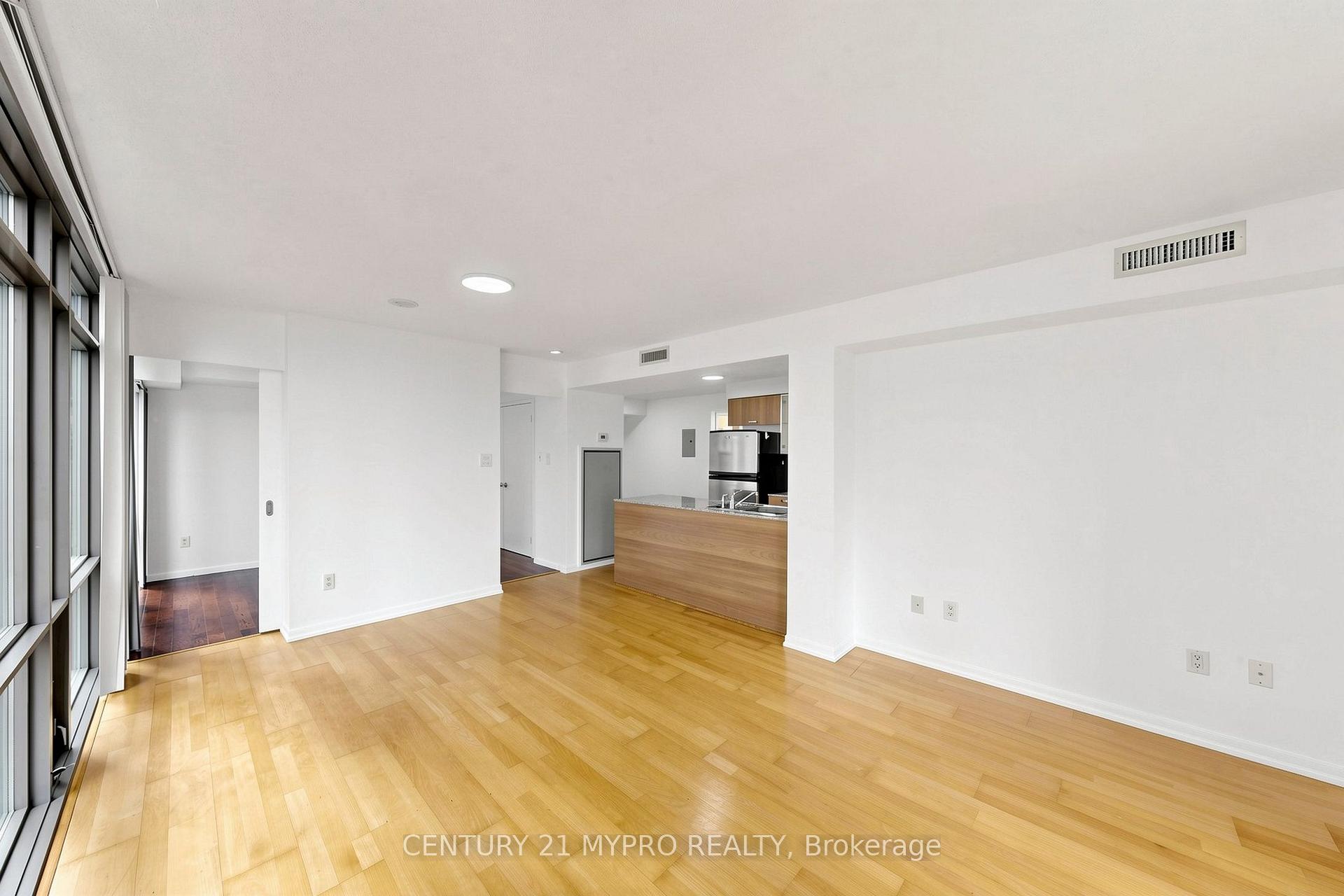 Photo 8 of Unit 708, 38 Grenville Street, Toronto, Bay Street Corridor — HOMEH