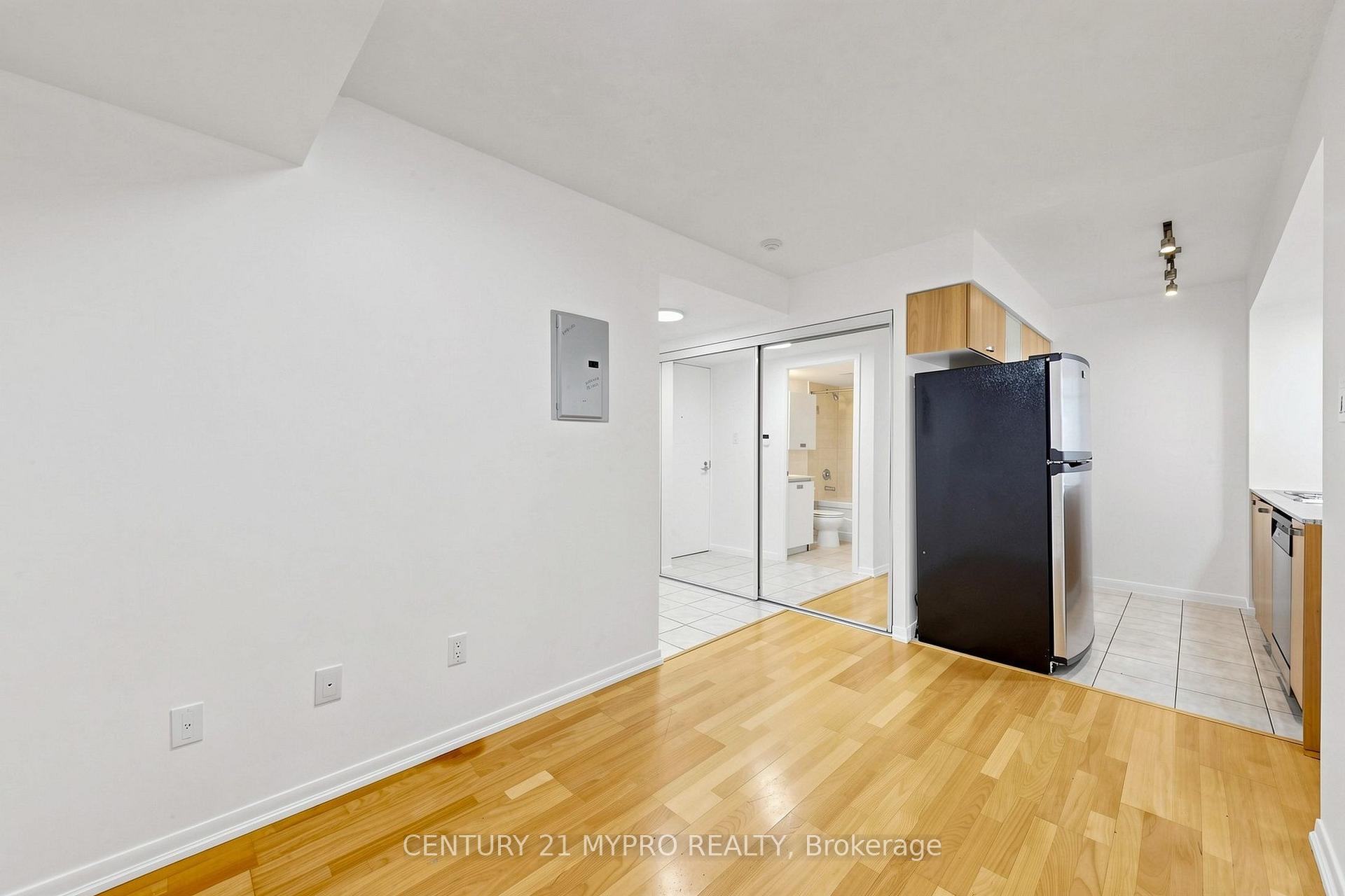 Photo 26 of Unit 708, 38 Grenville Street, Toronto, Bay Street Corridor — HOMEH