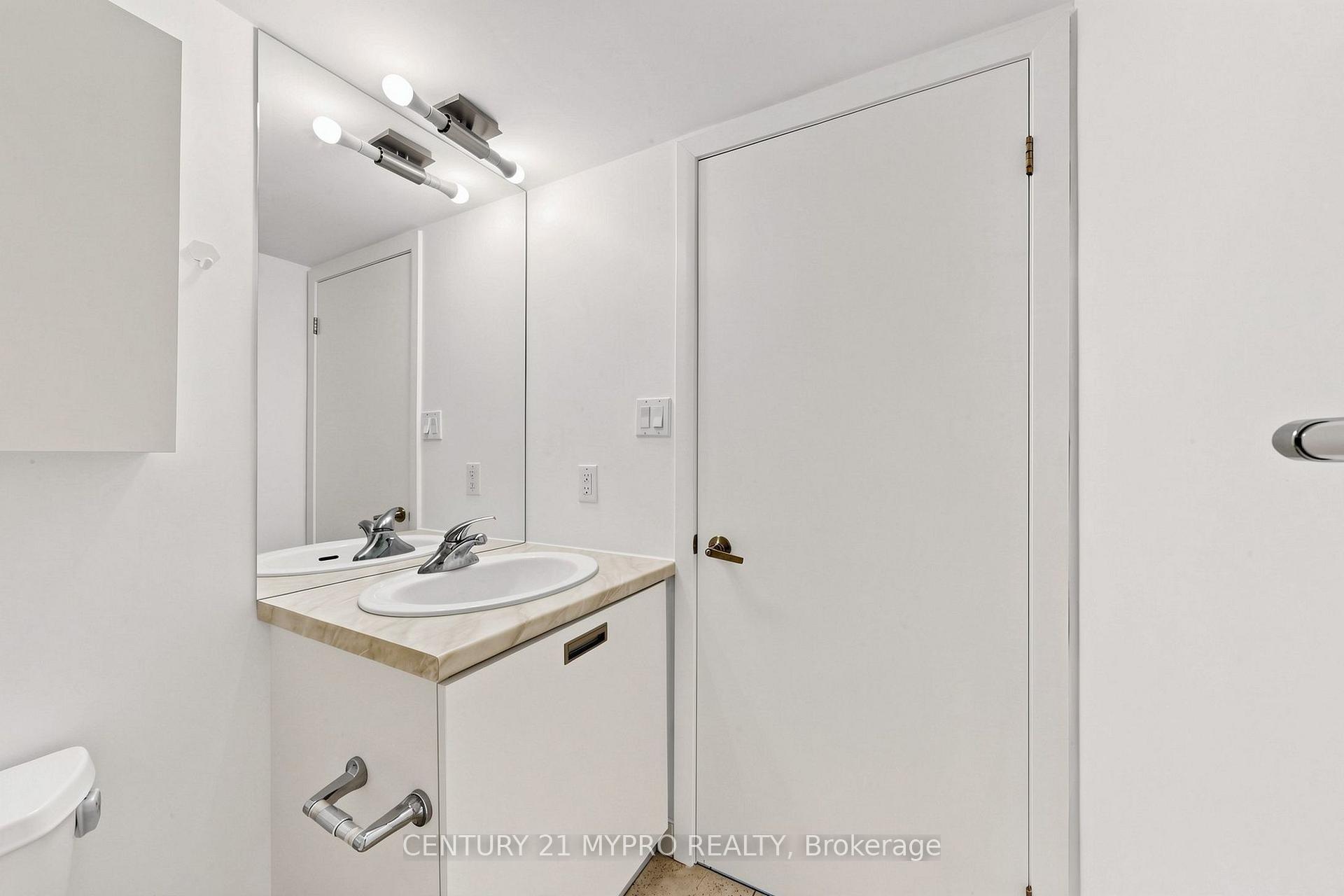 Photo 29 of Unit 708, 38 Grenville Street, Toronto, Bay Street Corridor — HOMEH