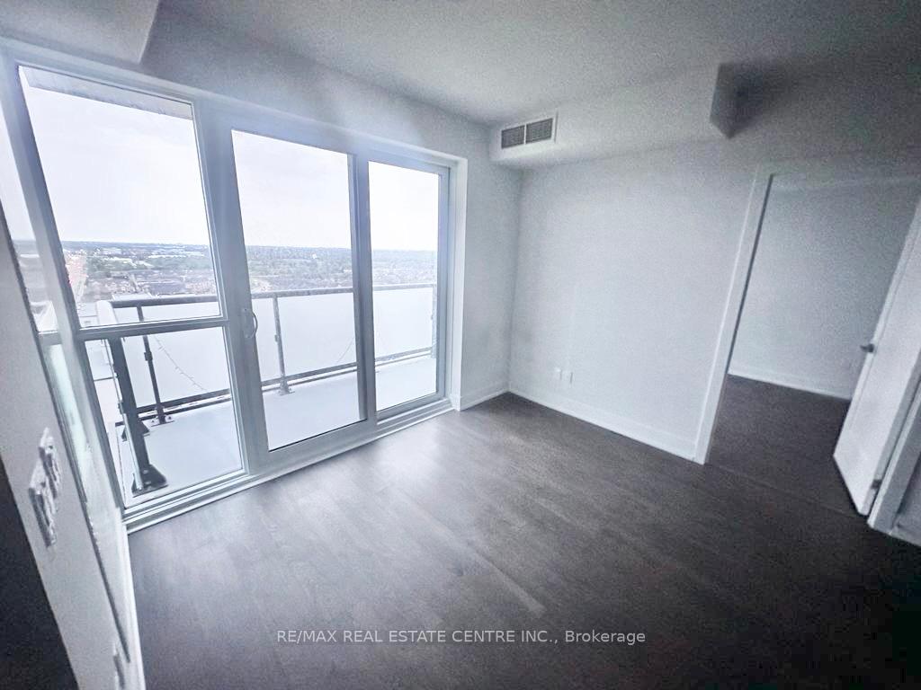 Photo 10 of Unit 1516, 2550 Simcoe Street N, Oshawa, Windfields — HOMEH