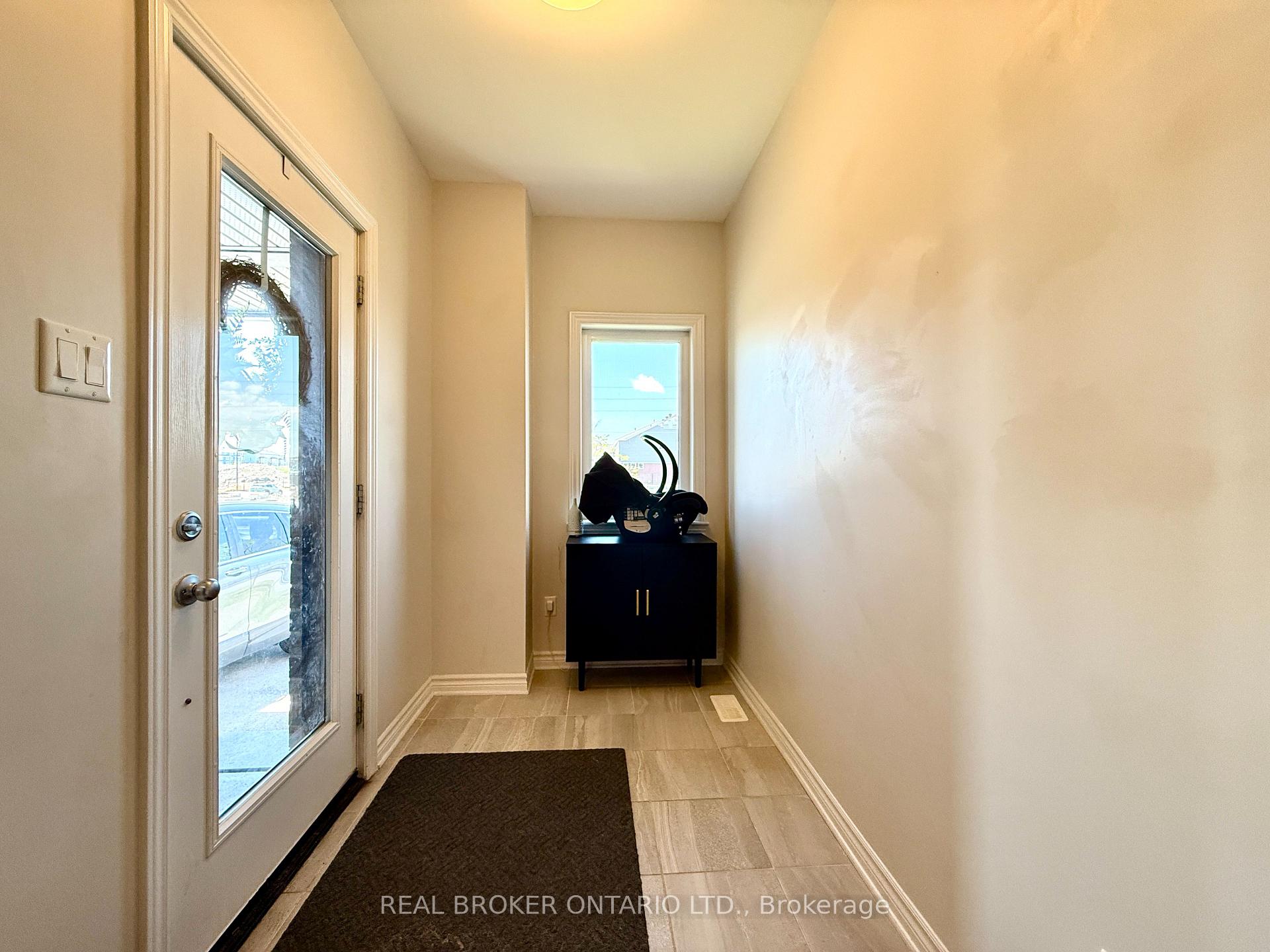Photo 3 of 511 Stadacone Row, Ottawa, Camelot — HOMEH
