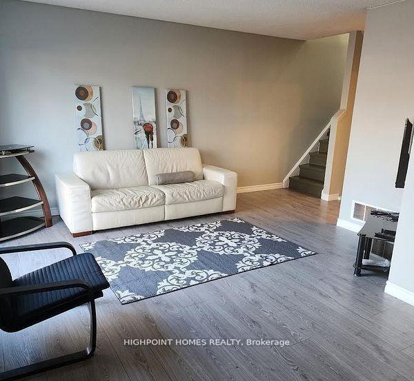 Photo 3 of 18 Valley Stream Drive, Scarborough, Milliken — HOMEH