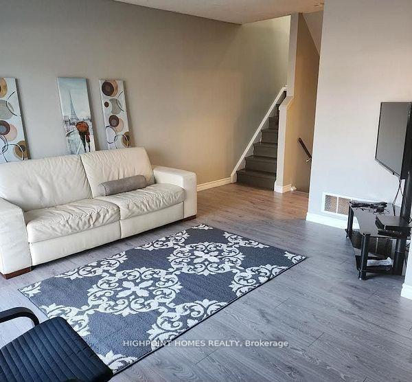Photo 4 of 18 Valley Stream Drive, Scarborough, Milliken — HOMEH