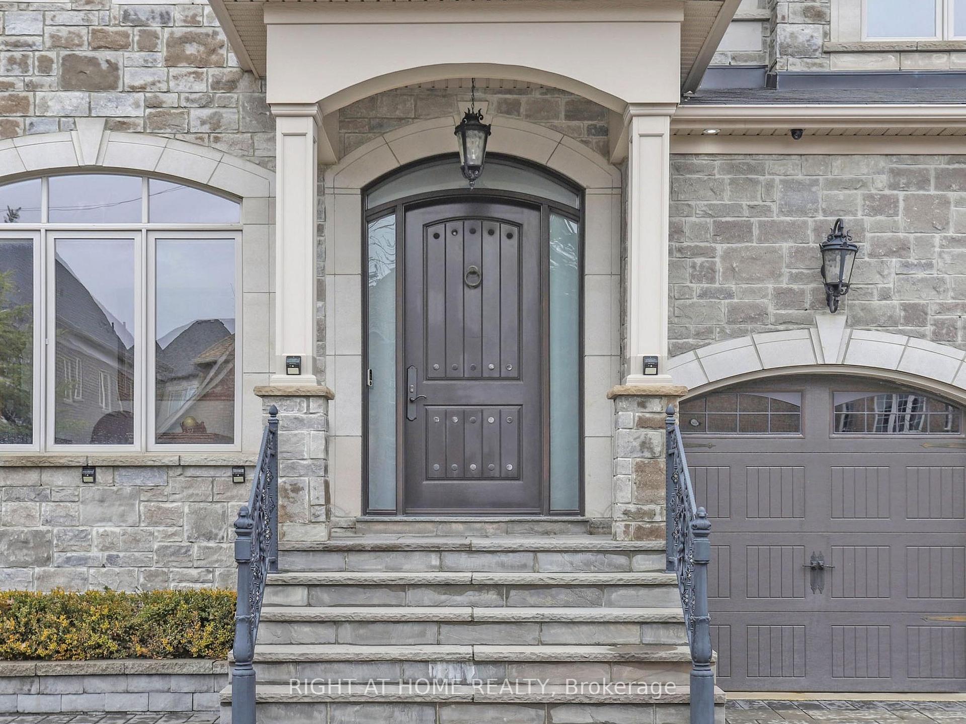 Photo 3 of 80 Puccini Drive, Richmond Hill, Oak Ridges — HOMEH