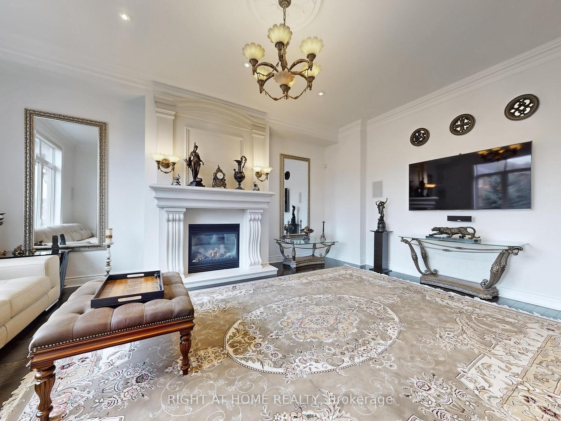 Photo 10 of 80 Puccini Drive, Richmond Hill, Oak Ridges — HOMEH