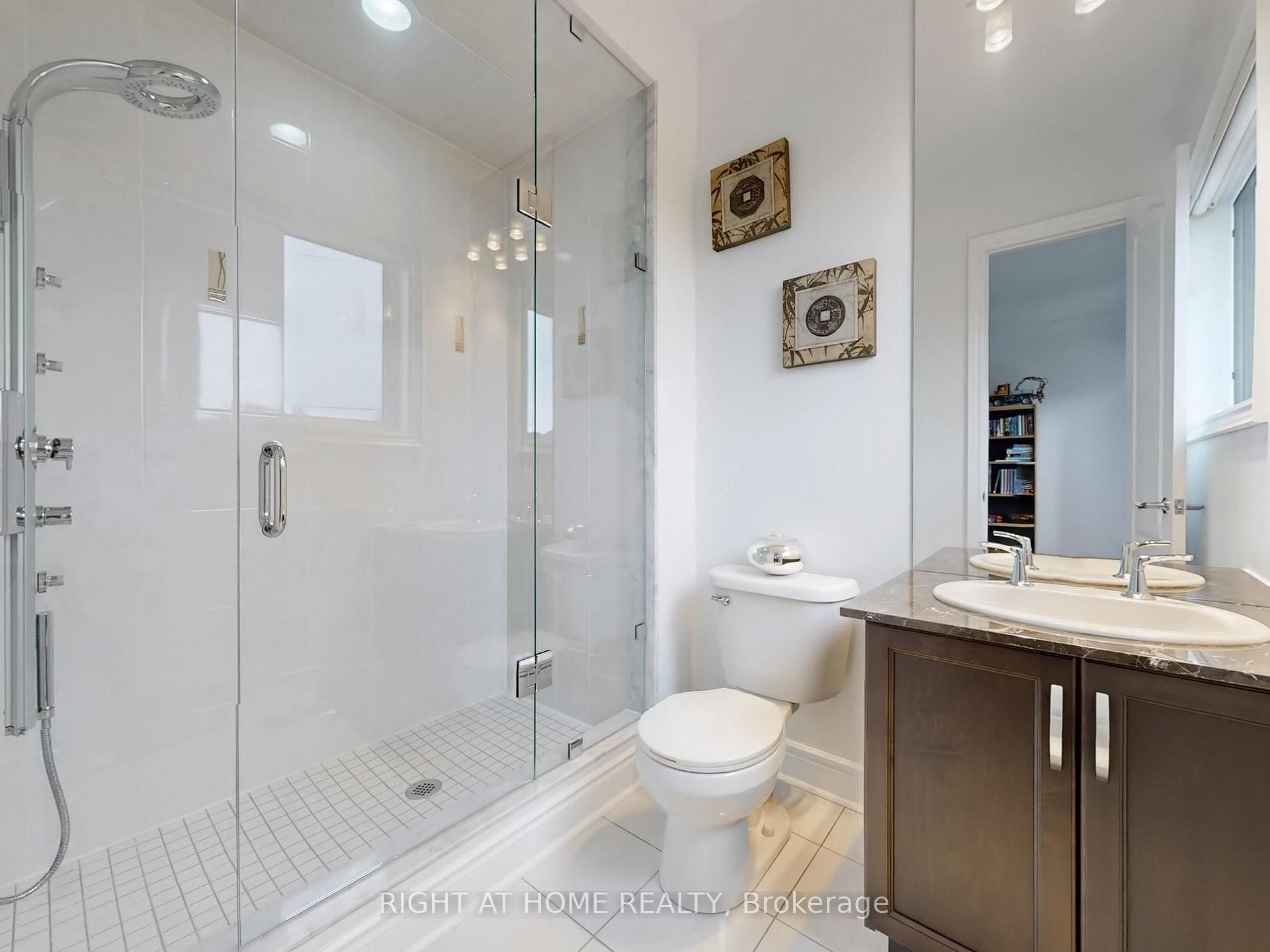 Photo 32 of 80 Puccini Drive, Richmond Hill, Oak Ridges — HOMEH