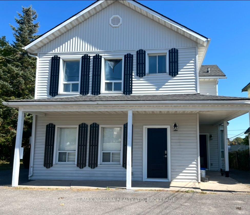 Front of Unit Unit 3, 4674 Zimmerman Avenue
