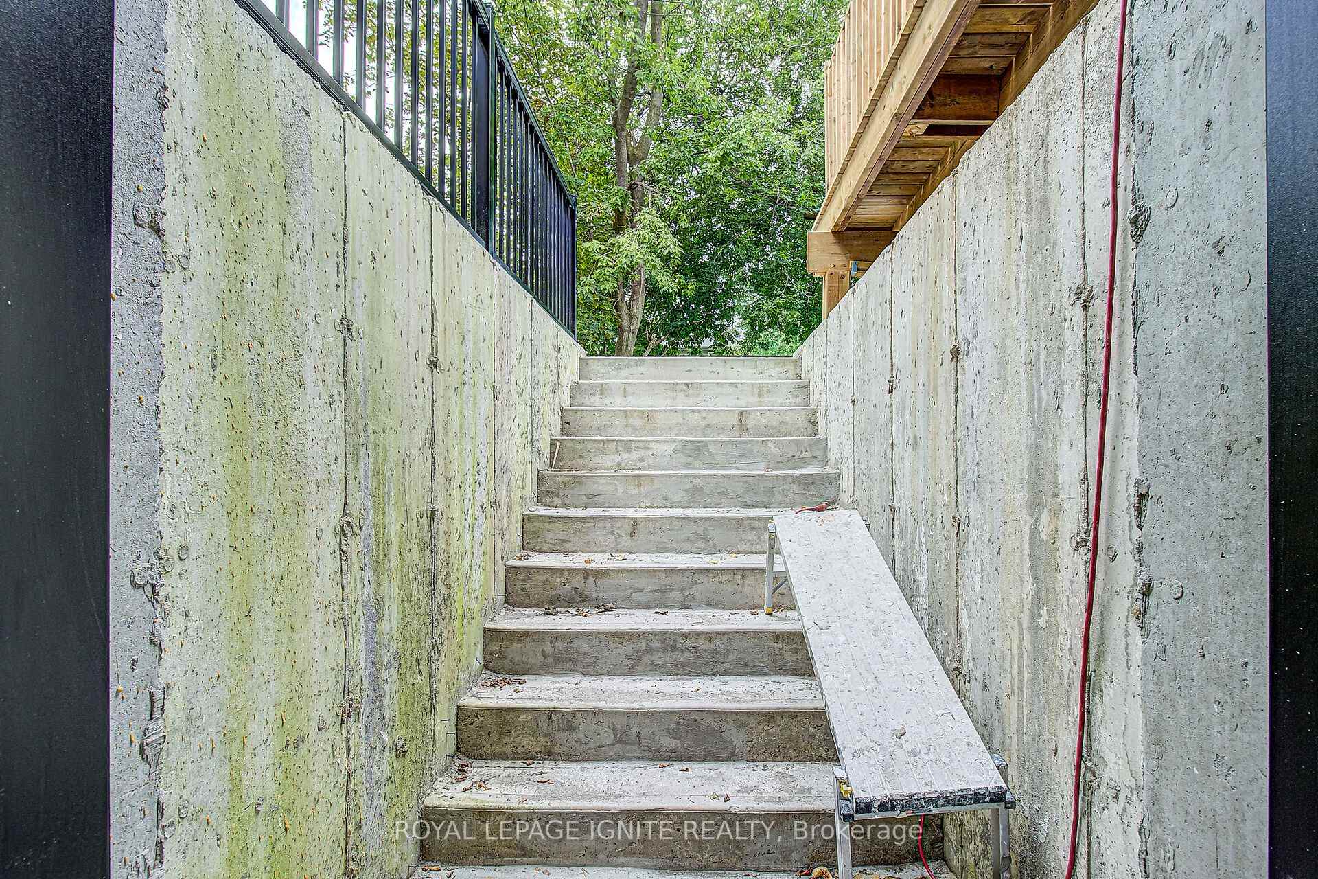 Photo 47 of 6 McCowan Road, Scarborough, Cliffcrest — HOMEH