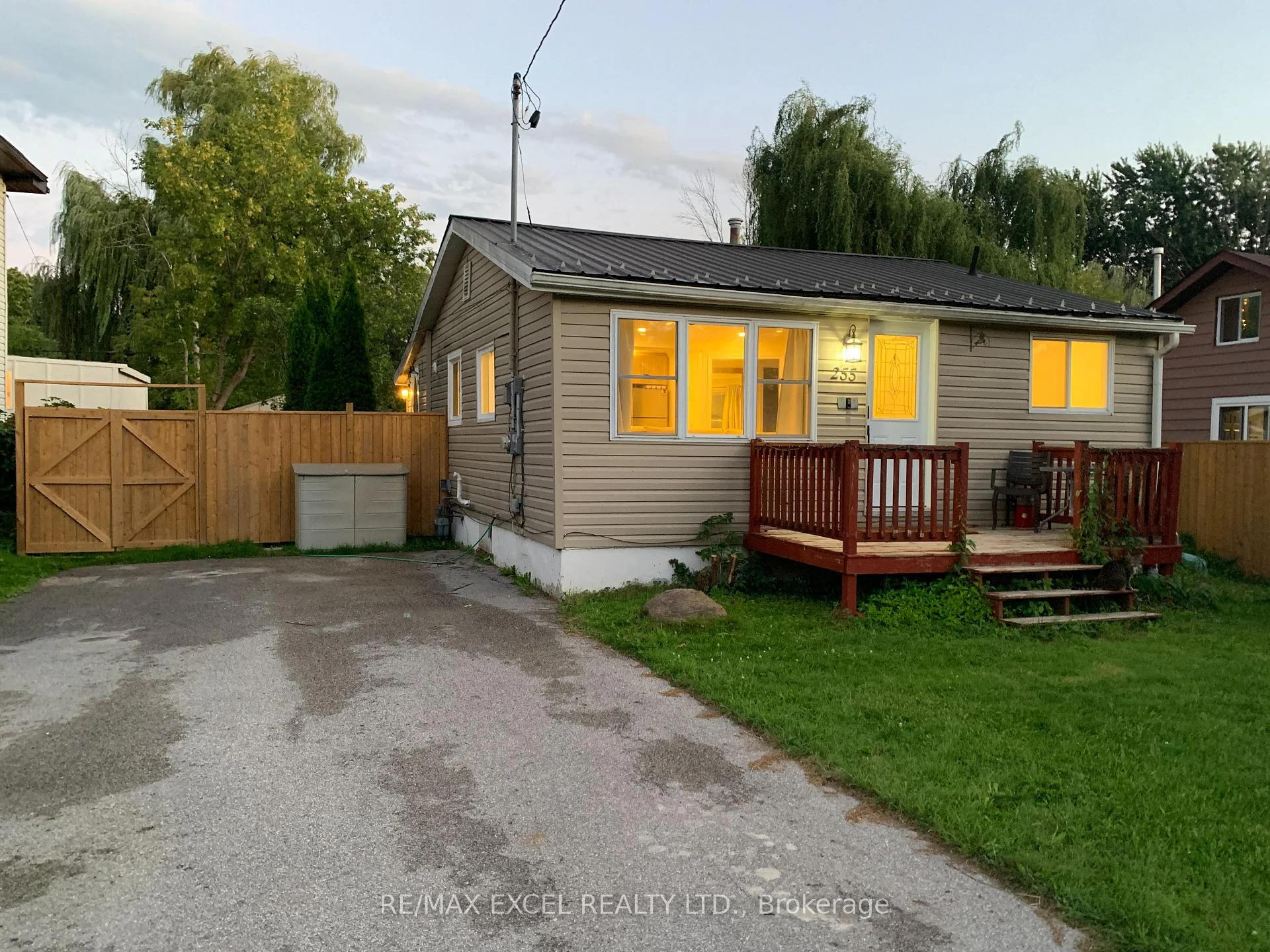 Photo of 255 Parkway Avenue