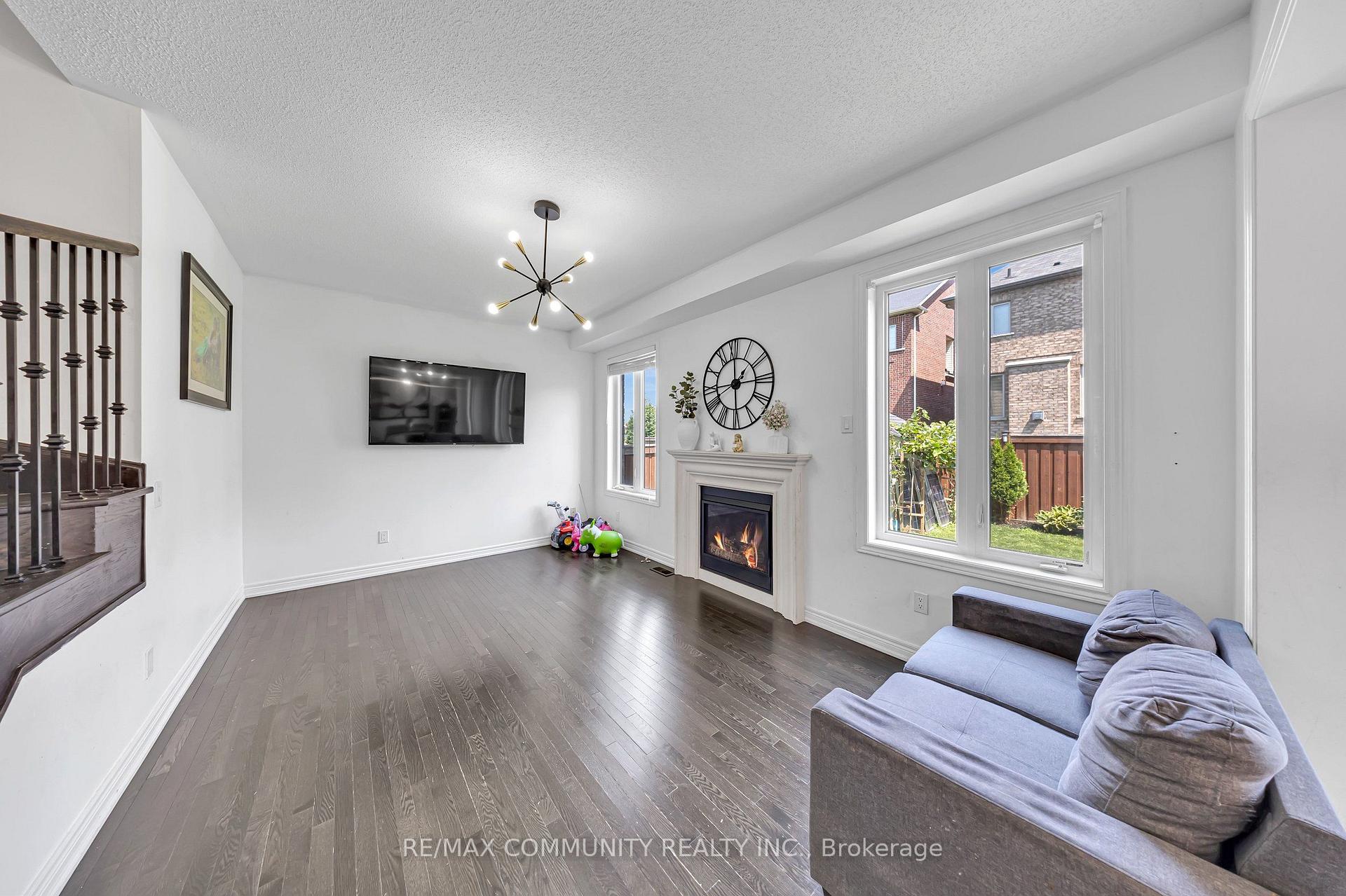 Photo 9 of 129 Mingay Avenue, Markham, Wismer — HOMEH