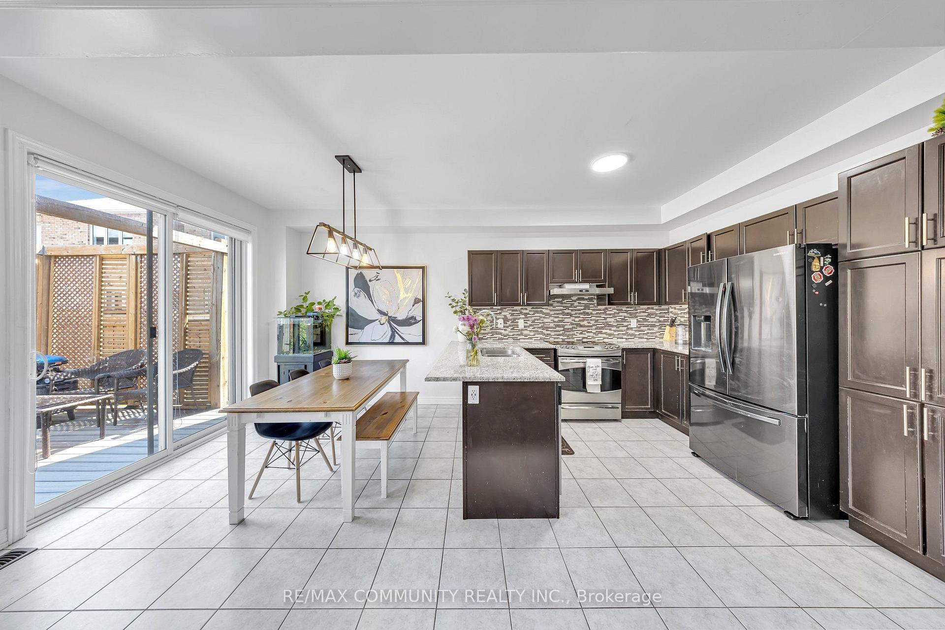 Photo 11 of 129 Mingay Avenue, Markham, Wismer — HOMEH