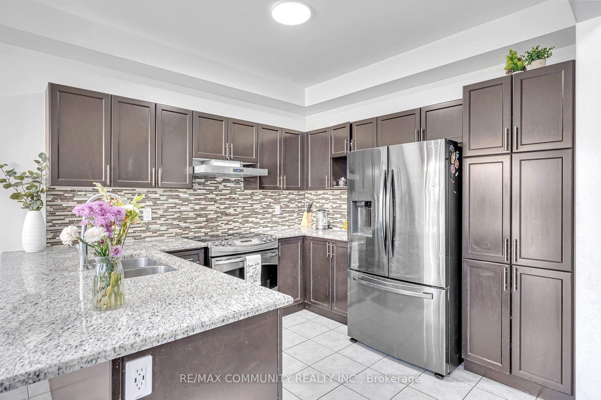 Photo 12 of 129 Mingay Avenue, Markham, Wismer — HOMEH