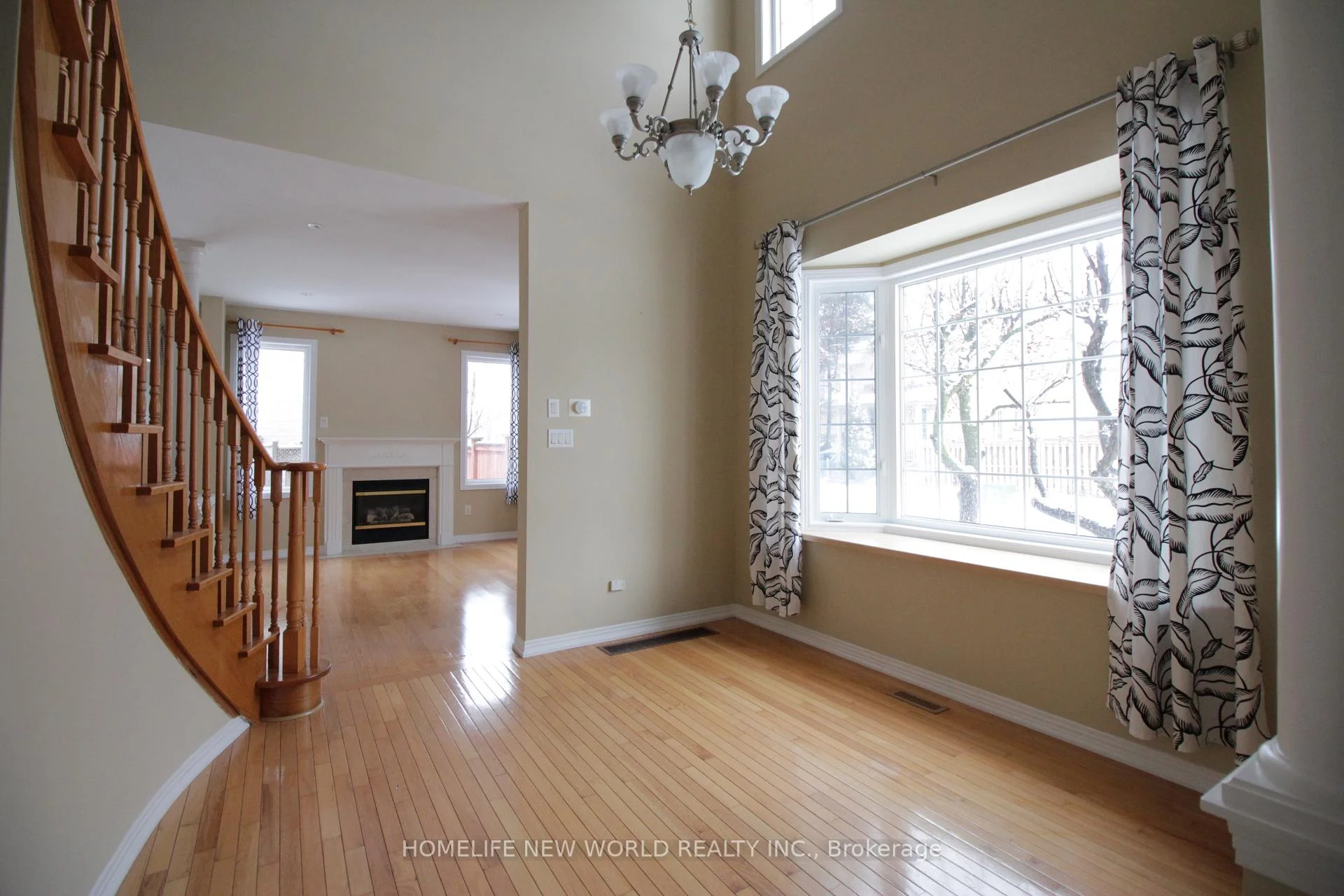 Photo 2 of 63 Southbrook Crescent, Markham, Cachet — HOMEH