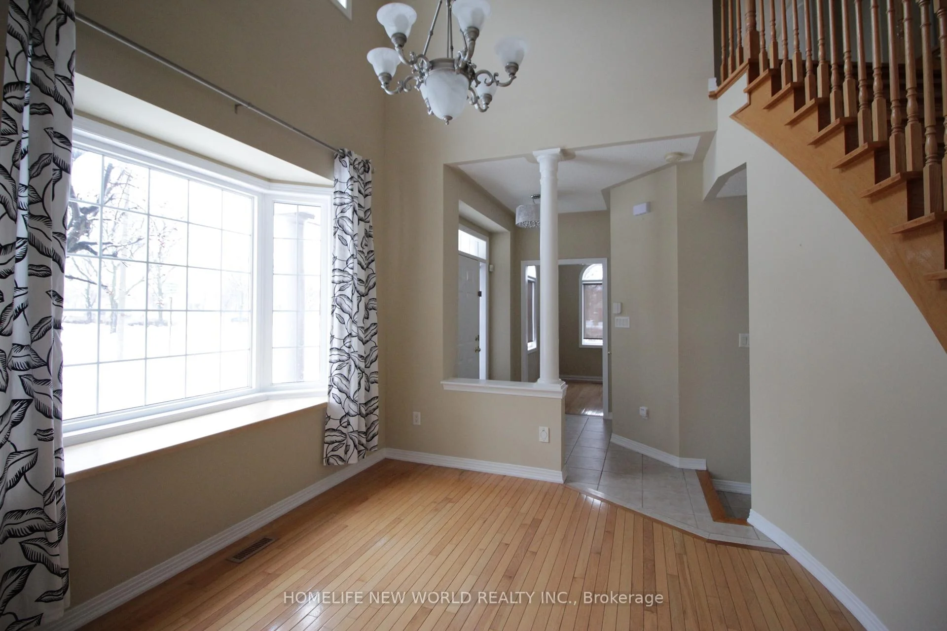 Photo 4 of 63 Southbrook Crescent, Markham, Cachet — HOMEH