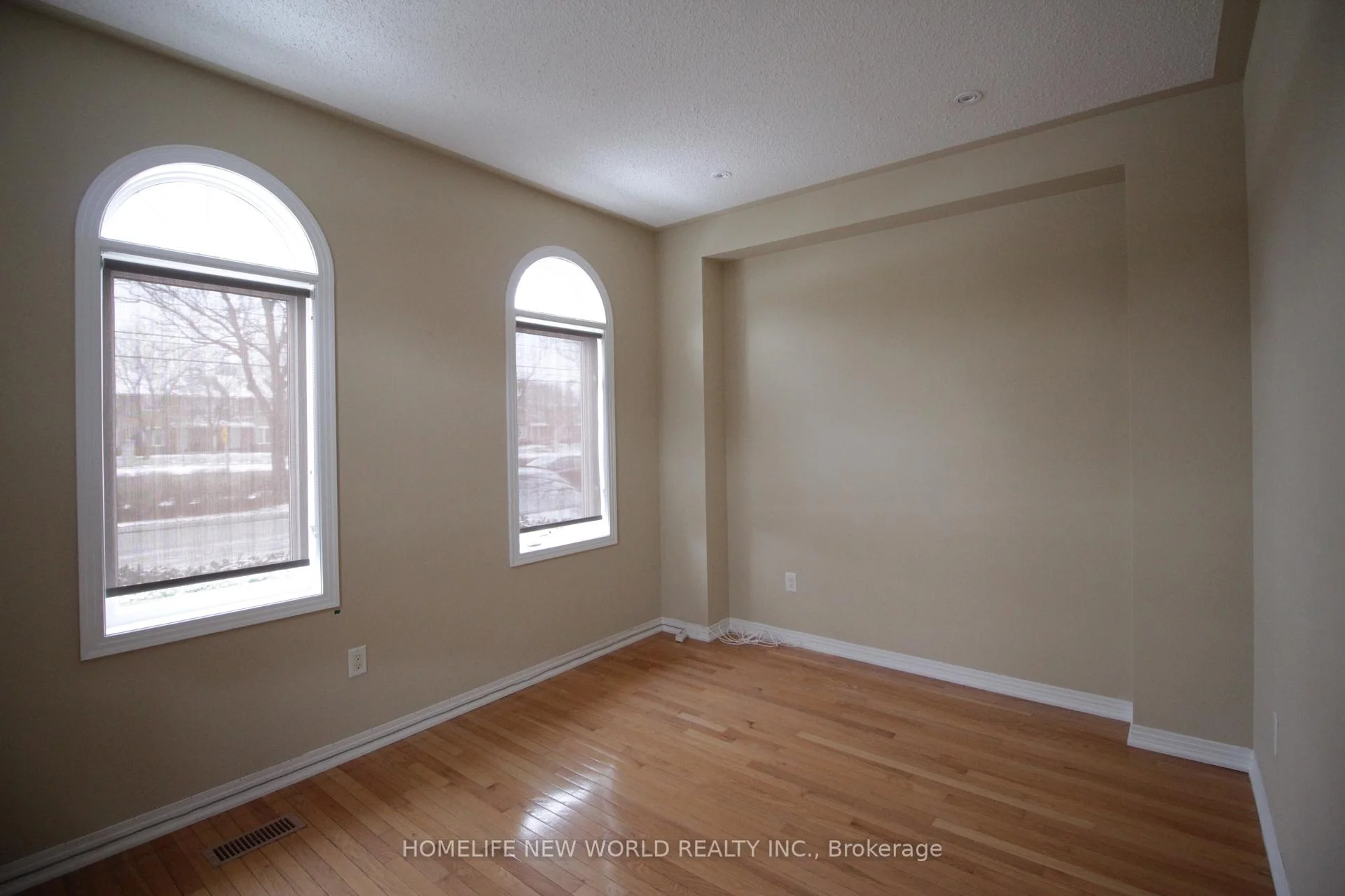 Photo 21 of 63 Southbrook Crescent, Markham, Cachet — HOMEH