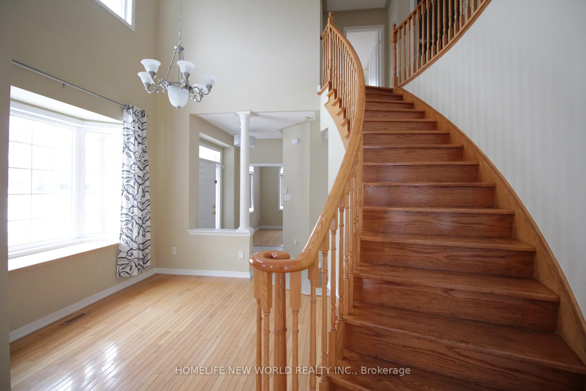 Photo 27 of 63 Southbrook Crescent, Markham, Cachet — HOMEH