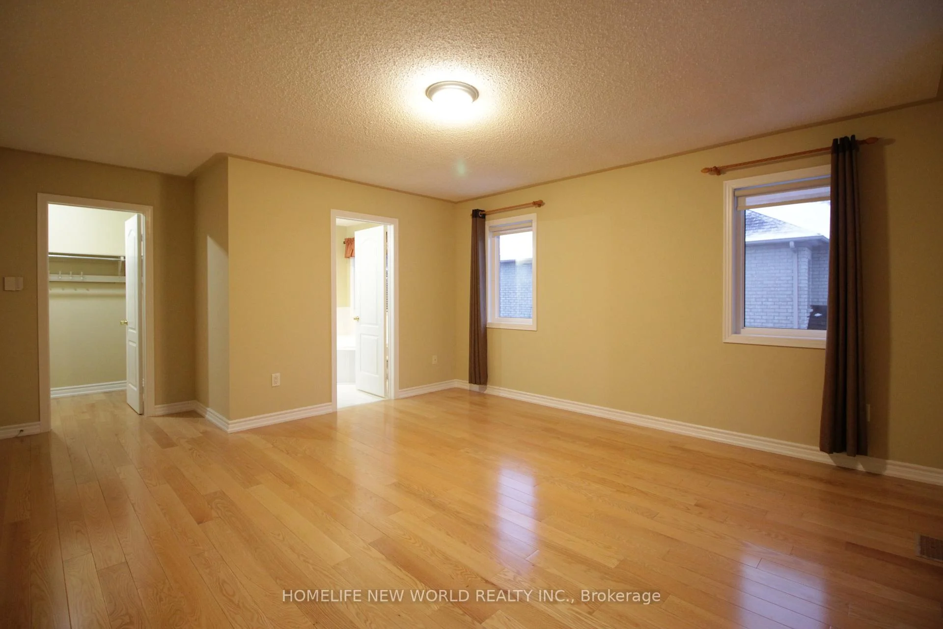 Photo 33 of 63 Southbrook Crescent, Markham, Cachet — HOMEH