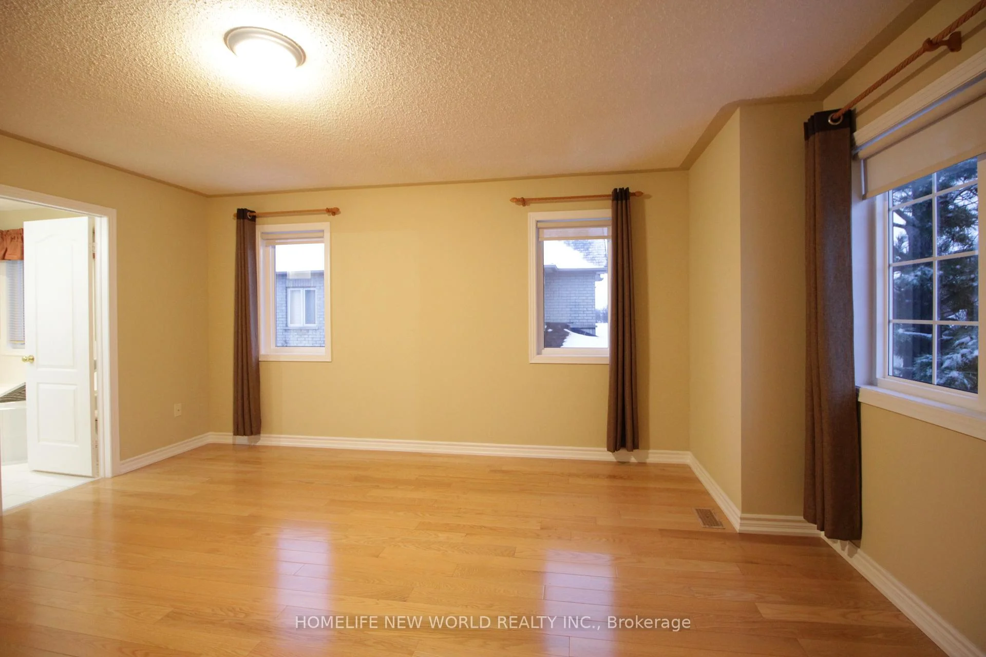 Photo 35 of 63 Southbrook Crescent, Markham, Cachet — HOMEH