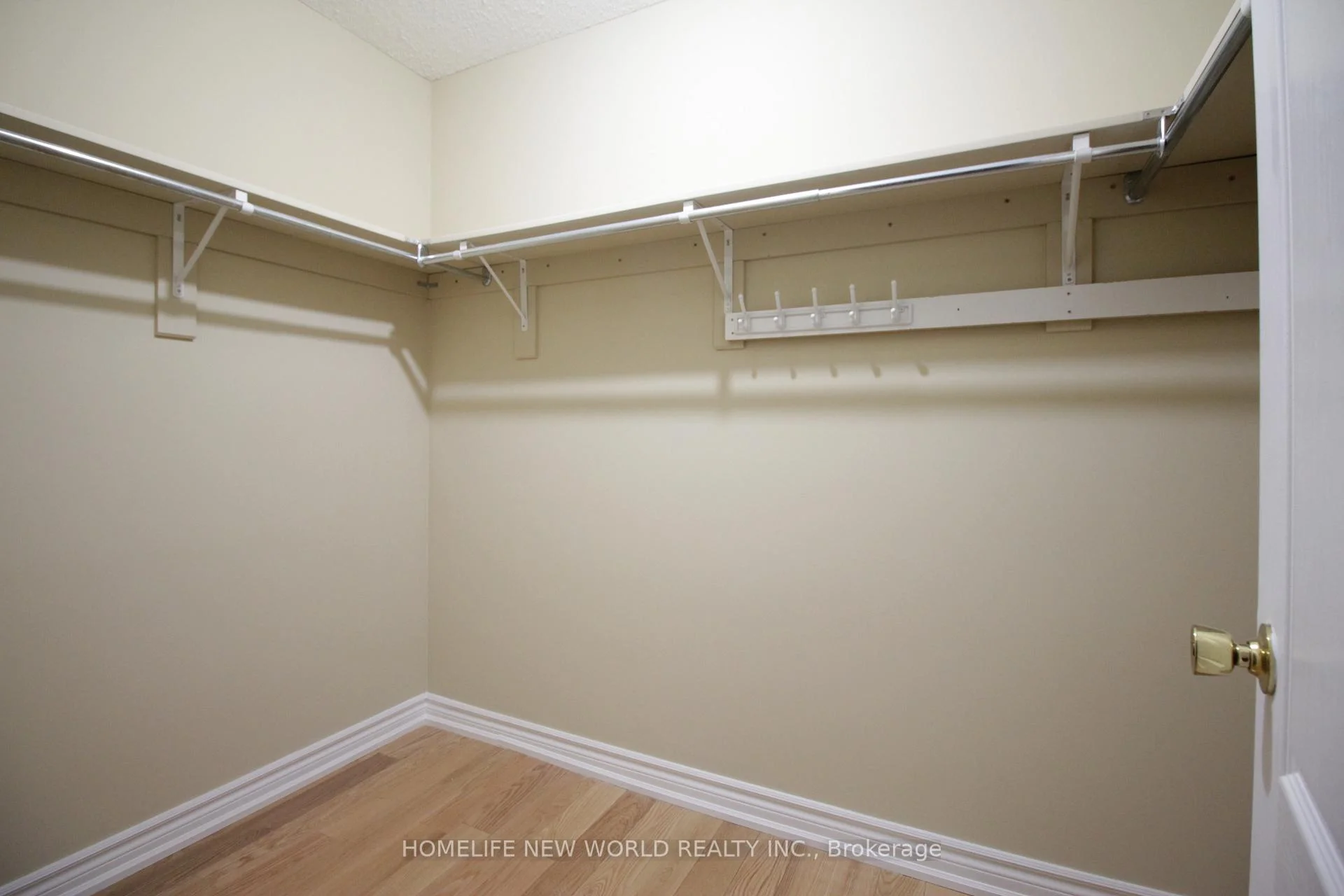 Photo 37 of 63 Southbrook Crescent, Markham, Cachet — HOMEH