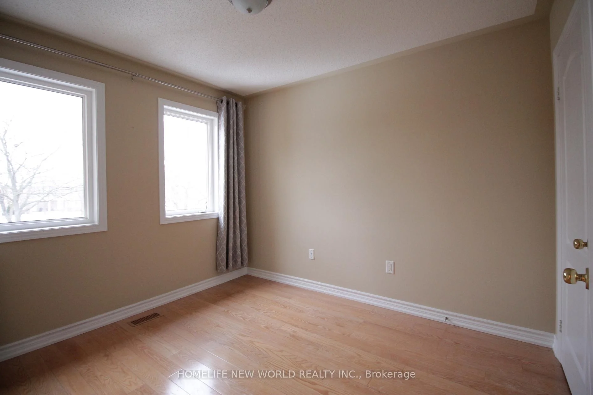 Photo 47 of 63 Southbrook Crescent, Markham, Cachet — HOMEH
