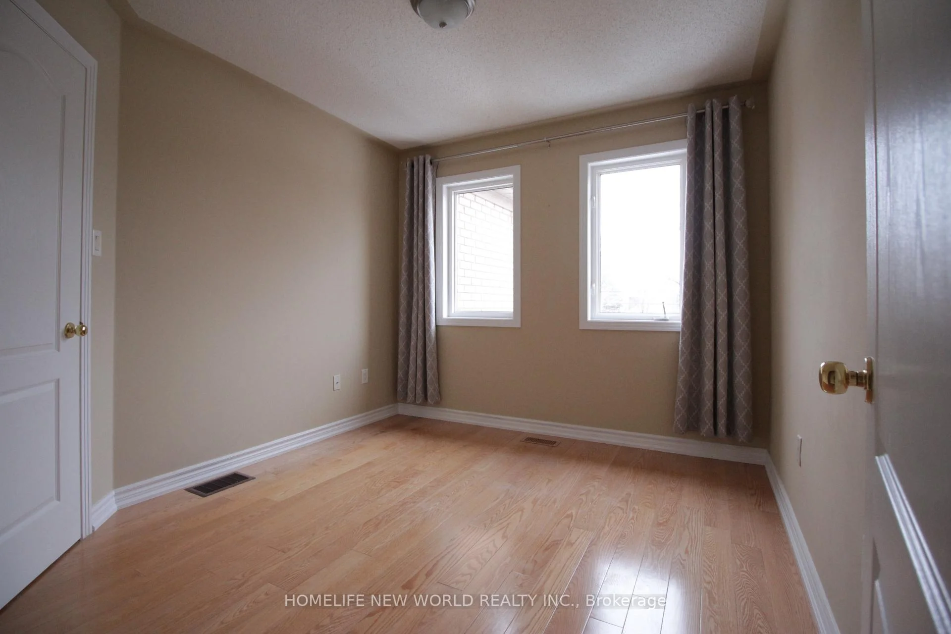Photo 49 of 63 Southbrook Crescent, Markham, Cachet — HOMEH