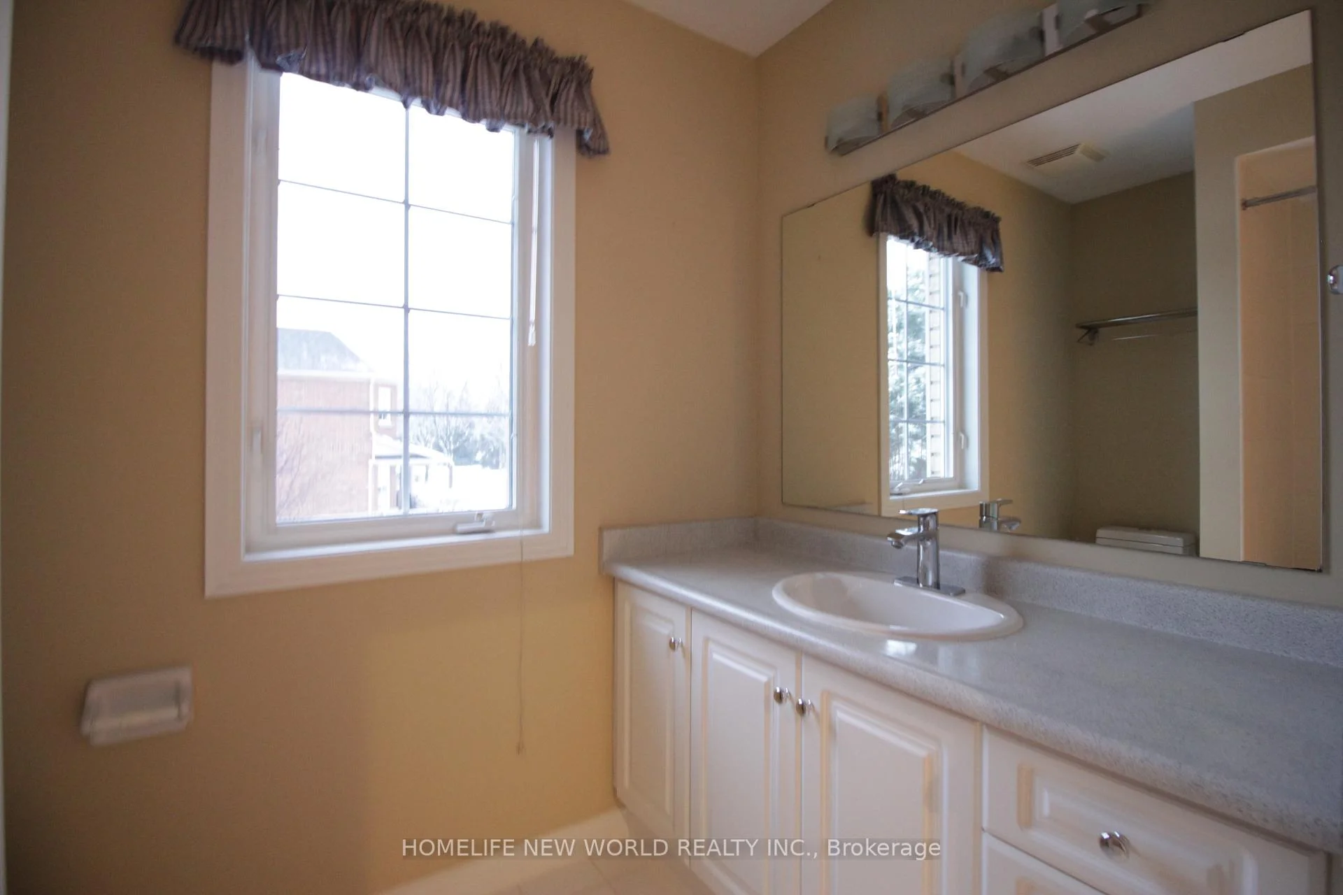 Photo 53 of 63 Southbrook Crescent, Markham, Cachet — HOMEH