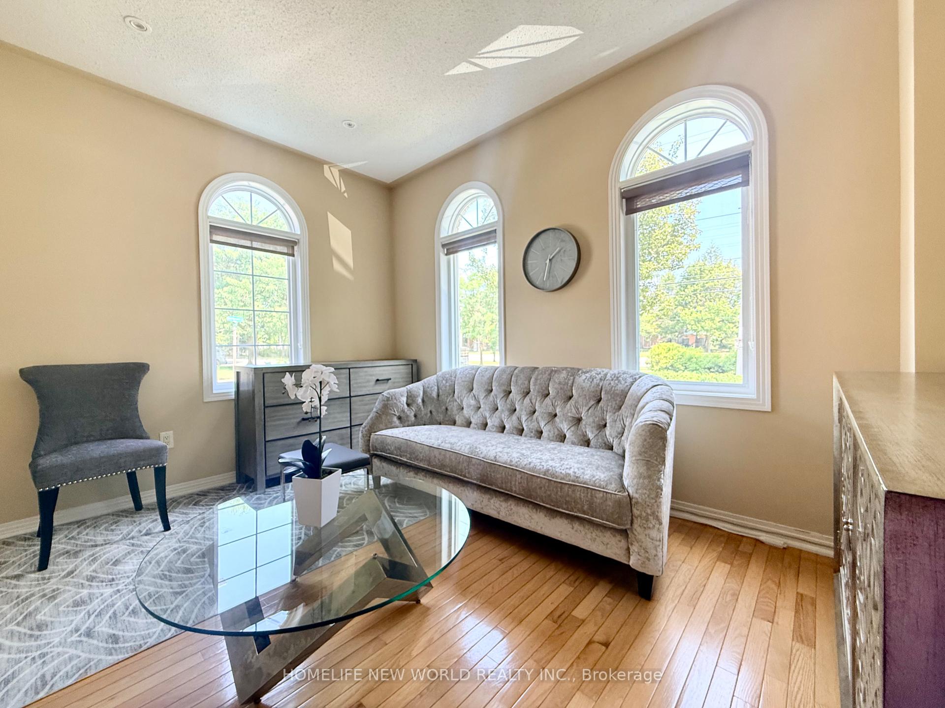Photo 7 of 63 Southbrook Crescent, Markham, Cachet — HOMEH